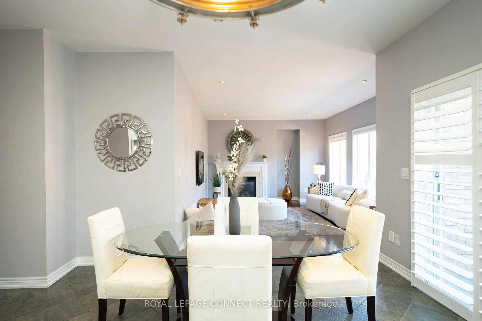 Photo 9 of 18 Kane Crescent, Aurora, Bayview Northeast — HOMEH