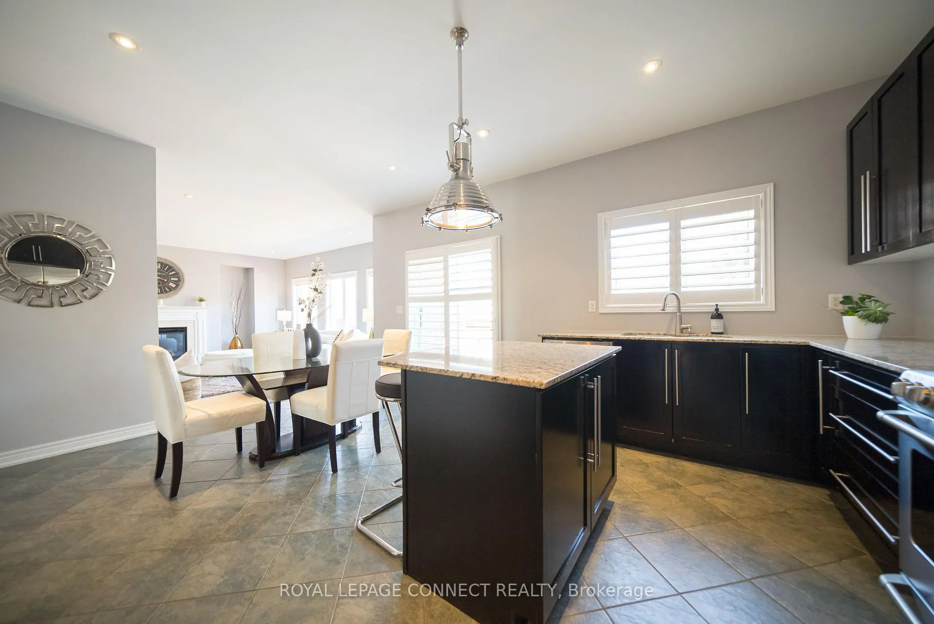 Photo 10 of 18 Kane Crescent, Aurora, Bayview Northeast — HOMEH