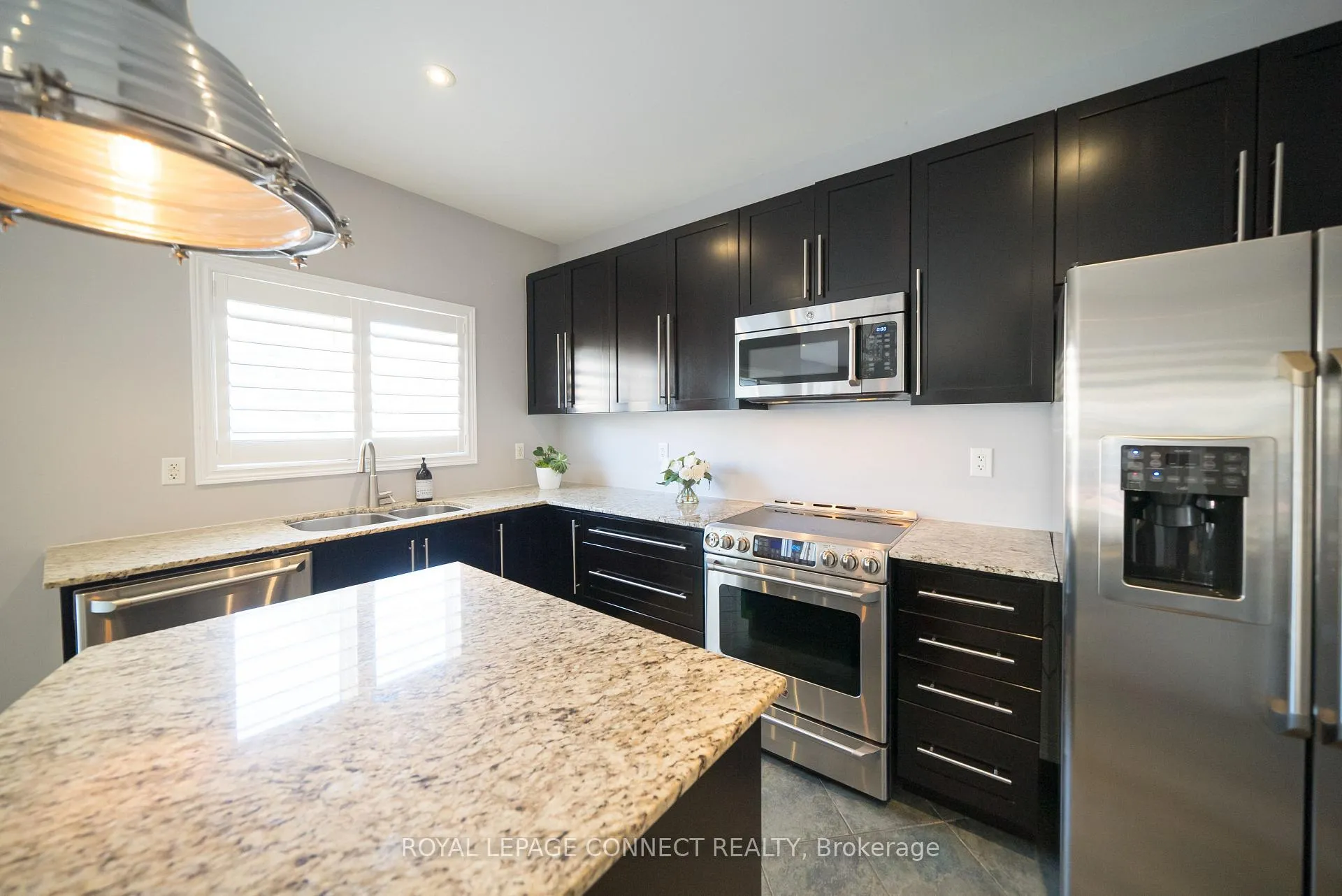 Photo 12 of 18 Kane Crescent, Aurora, Bayview Northeast — HOMEH