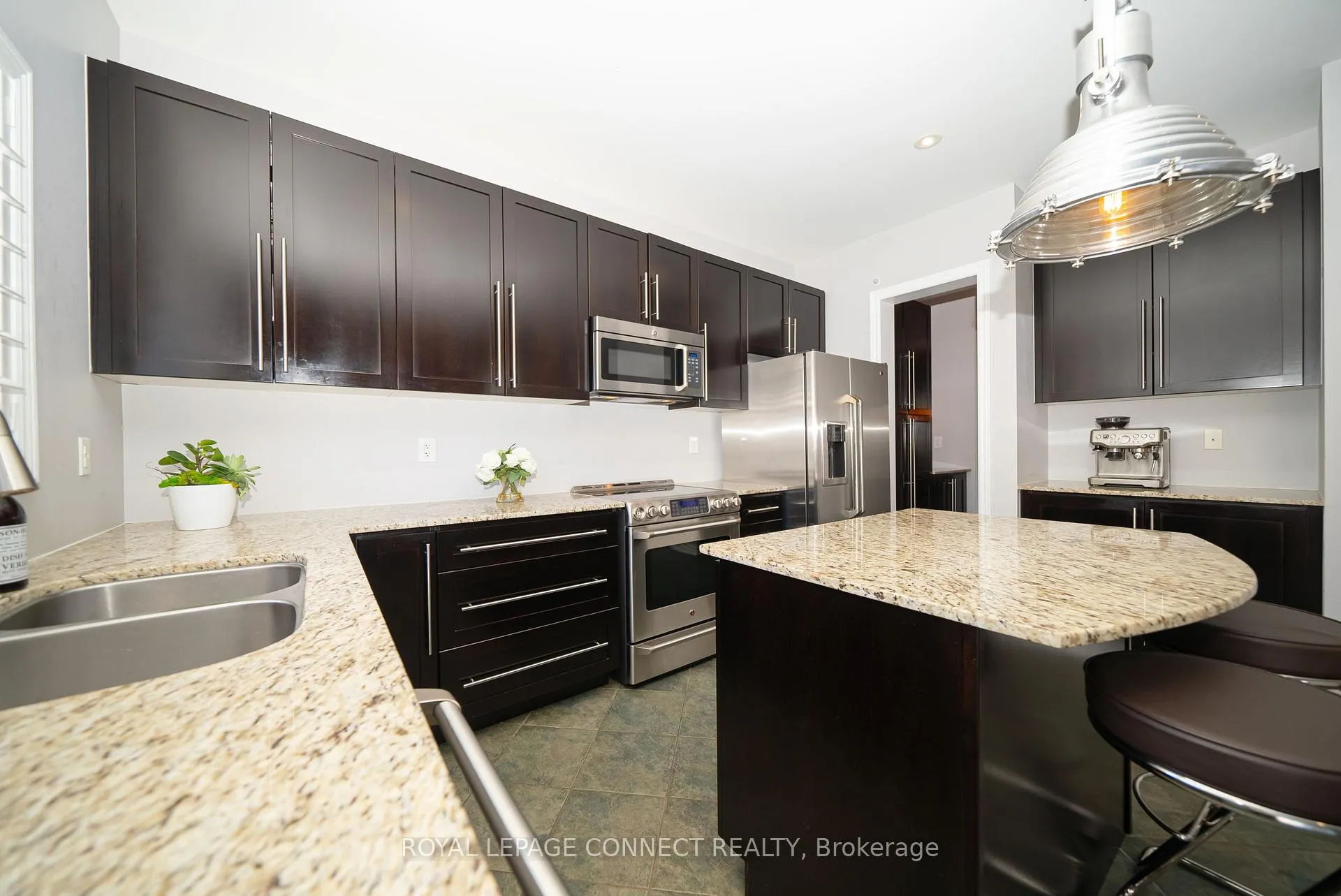 Photo 14 of 18 Kane Crescent, Aurora, Bayview Northeast — HOMEH