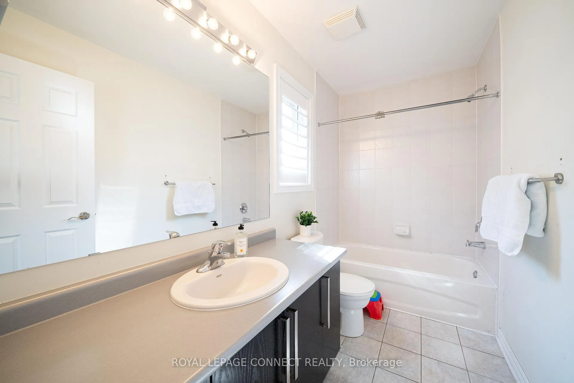 Photo 29 of 18 Kane Crescent, Aurora, Bayview Northeast — HOMEH