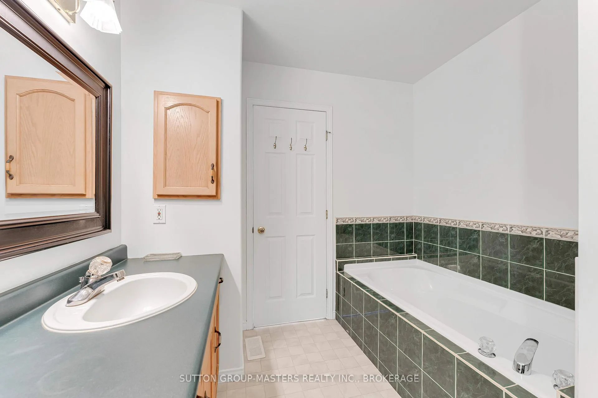 Photo 18 of 546 Quail Court, Kingston, City Southwest — HOMEH