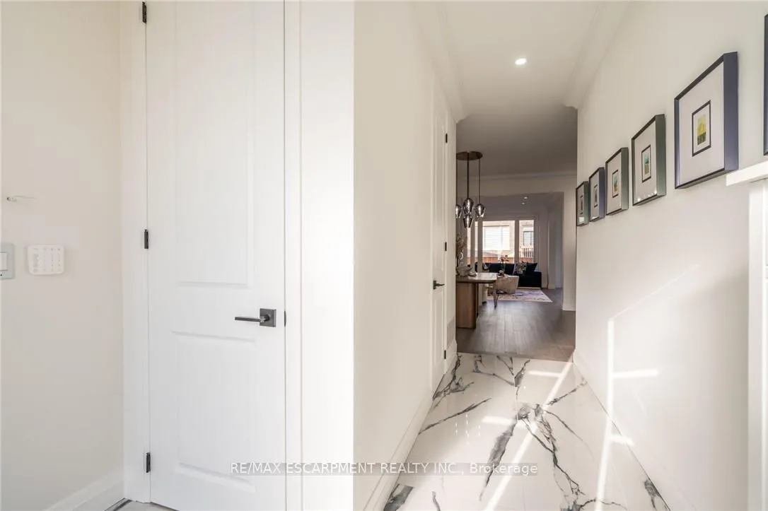 Photo 4 of 128 Fairey Crescent, Hamilton, Mount Hope — HOMEH