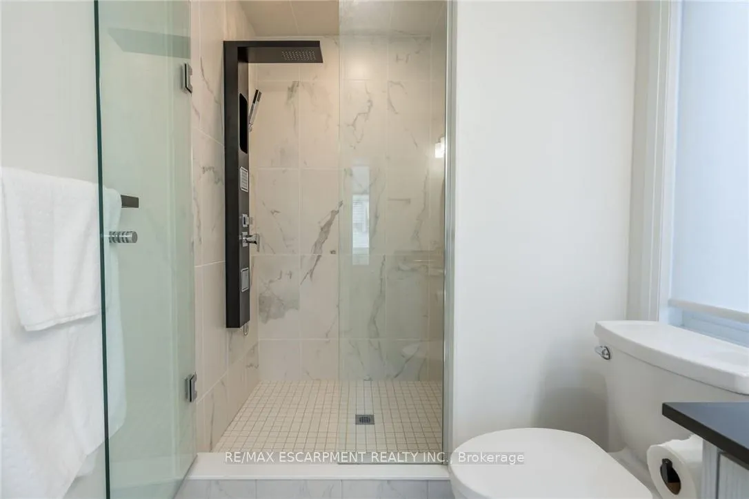 Photo 23 of 128 Fairey Crescent, Hamilton, Mount Hope — HOMEH