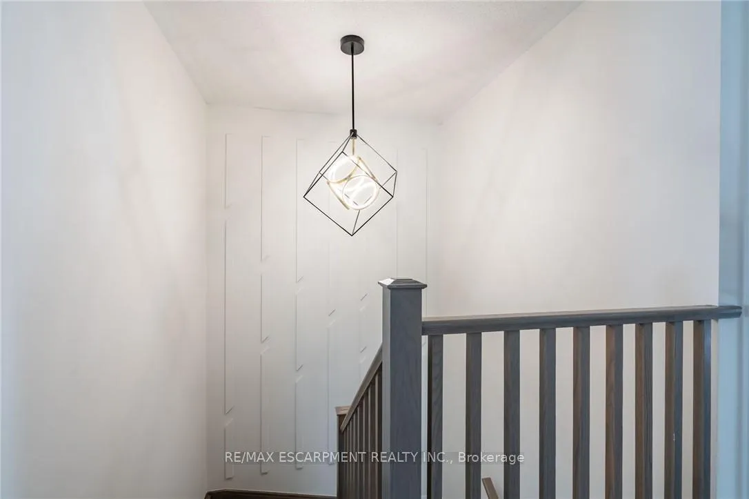 Photo 24 of 128 Fairey Crescent, Hamilton, Mount Hope — HOMEH