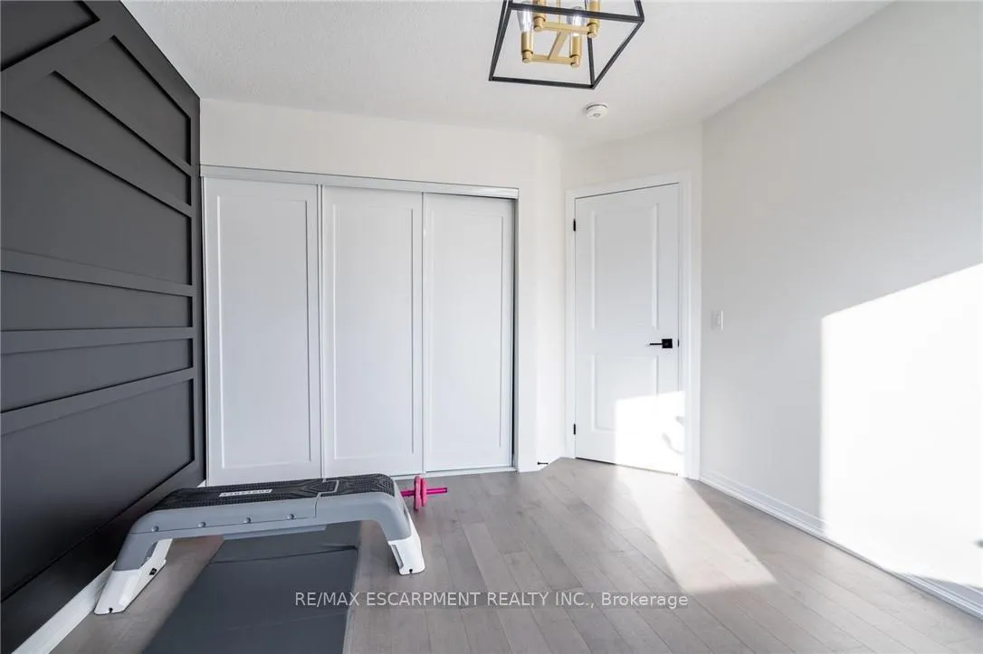 Photo 33 of 128 Fairey Crescent, Hamilton, Mount Hope — HOMEH