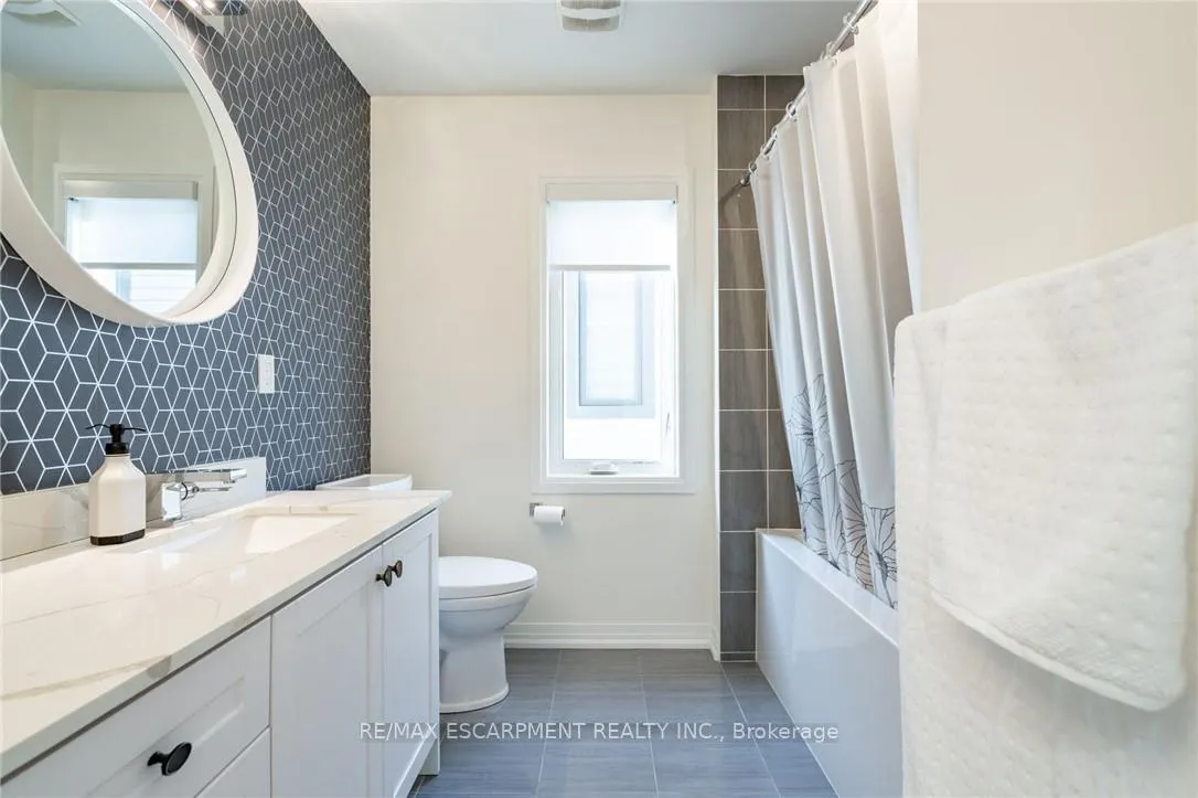 Photo 37 of 128 Fairey Crescent, Hamilton, Mount Hope — HOMEH
