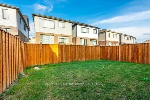 Photo 40 of 128 Fairey Crescent, Hamilton, Mount Hope — HOMEH