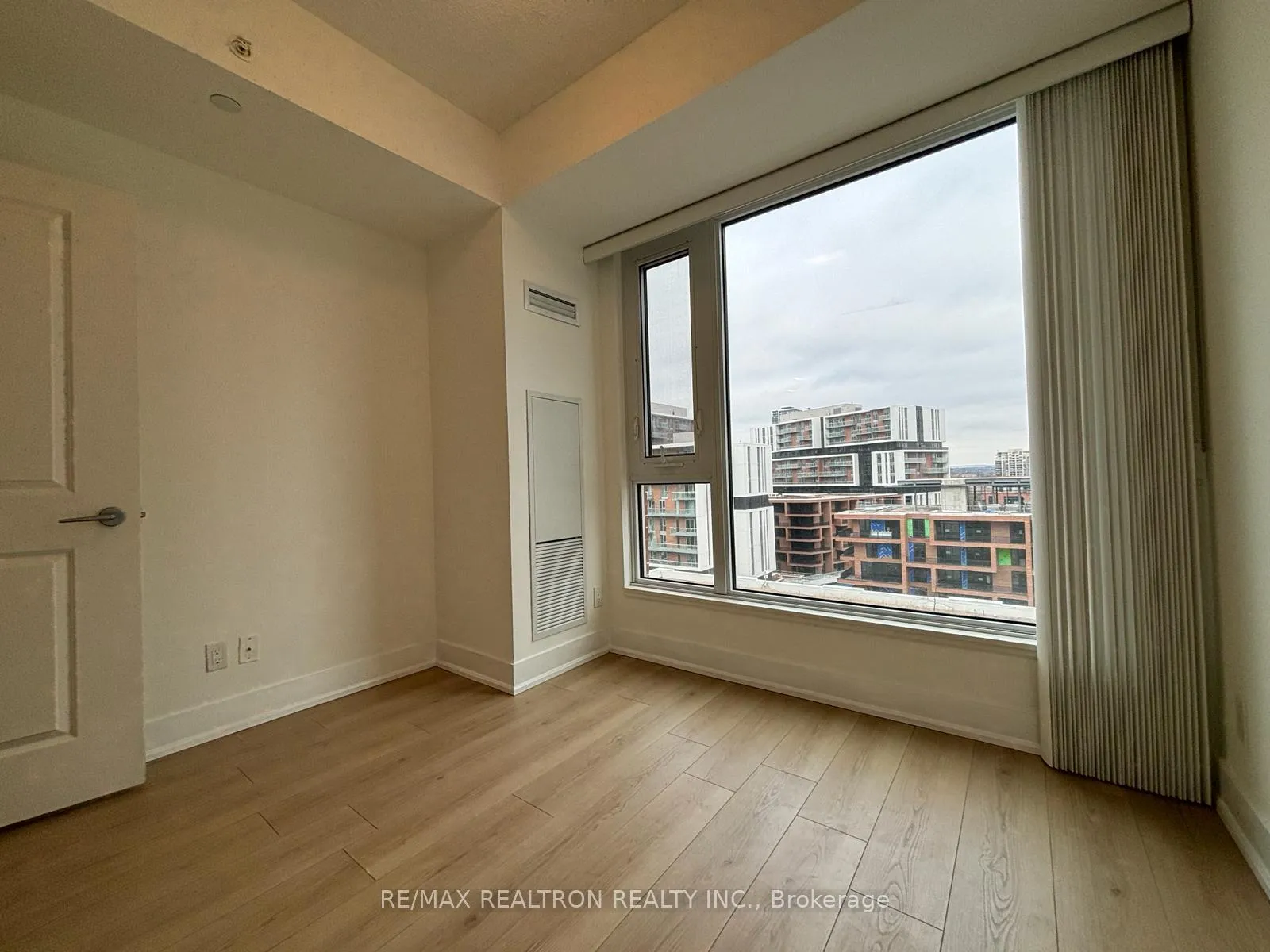 Photo 7 of Unit 901, 180 Enterprise Boulevard, Markham, Unionville — HOMEH