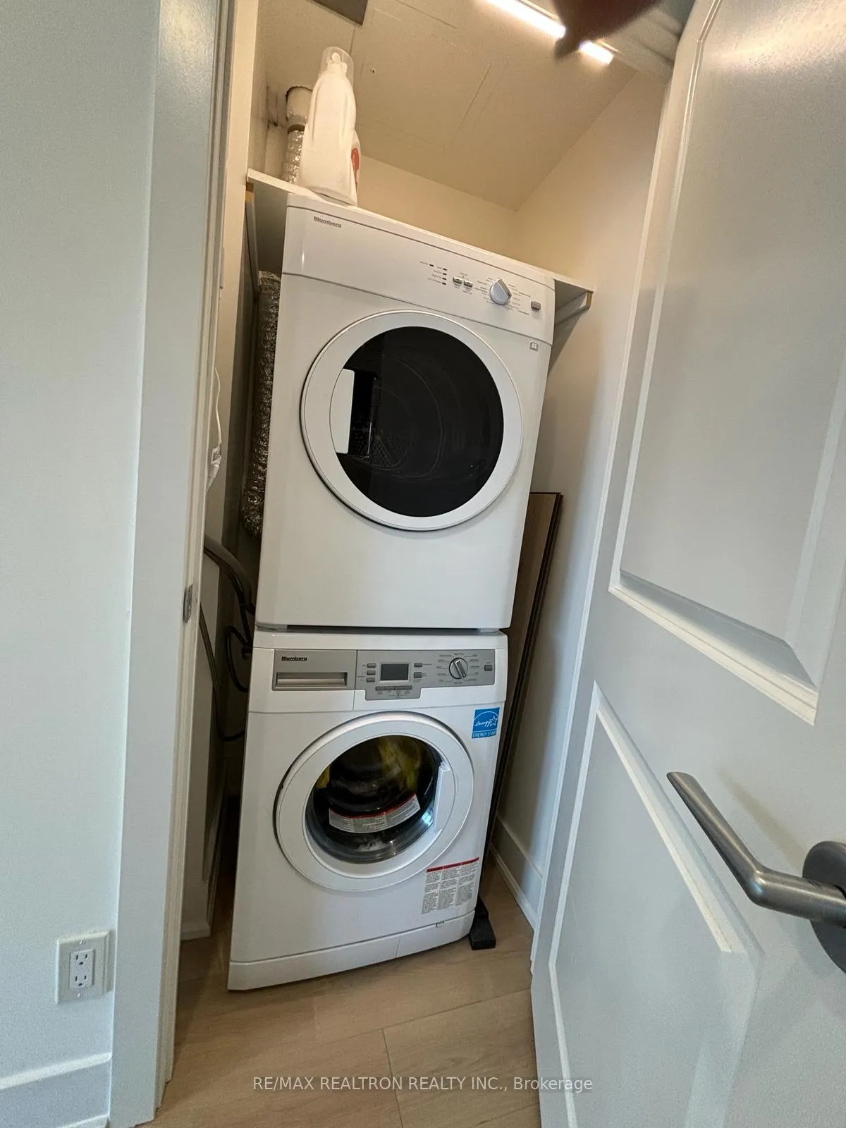 Photo 10 of Unit 901, 180 Enterprise Boulevard, Markham, Unionville — HOMEH