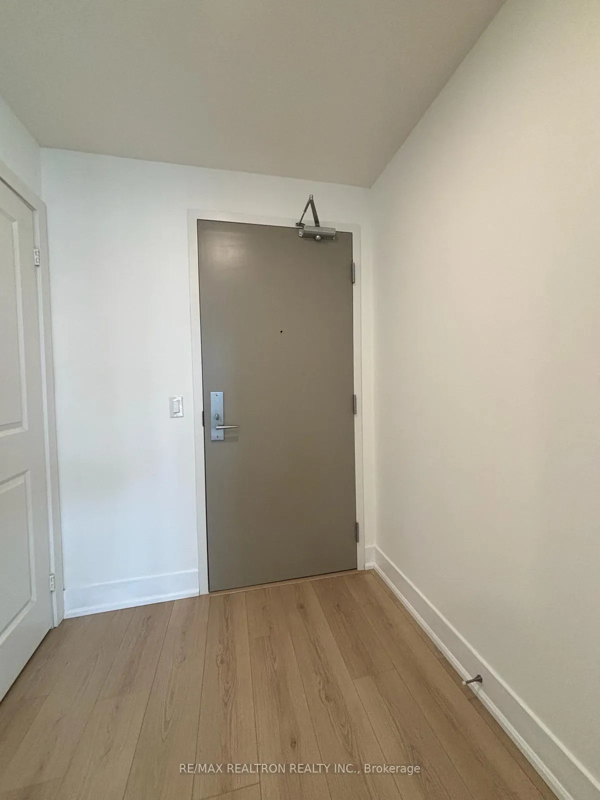Photo 11 of Unit 901, 180 Enterprise Boulevard, Markham, Unionville — HOMEH