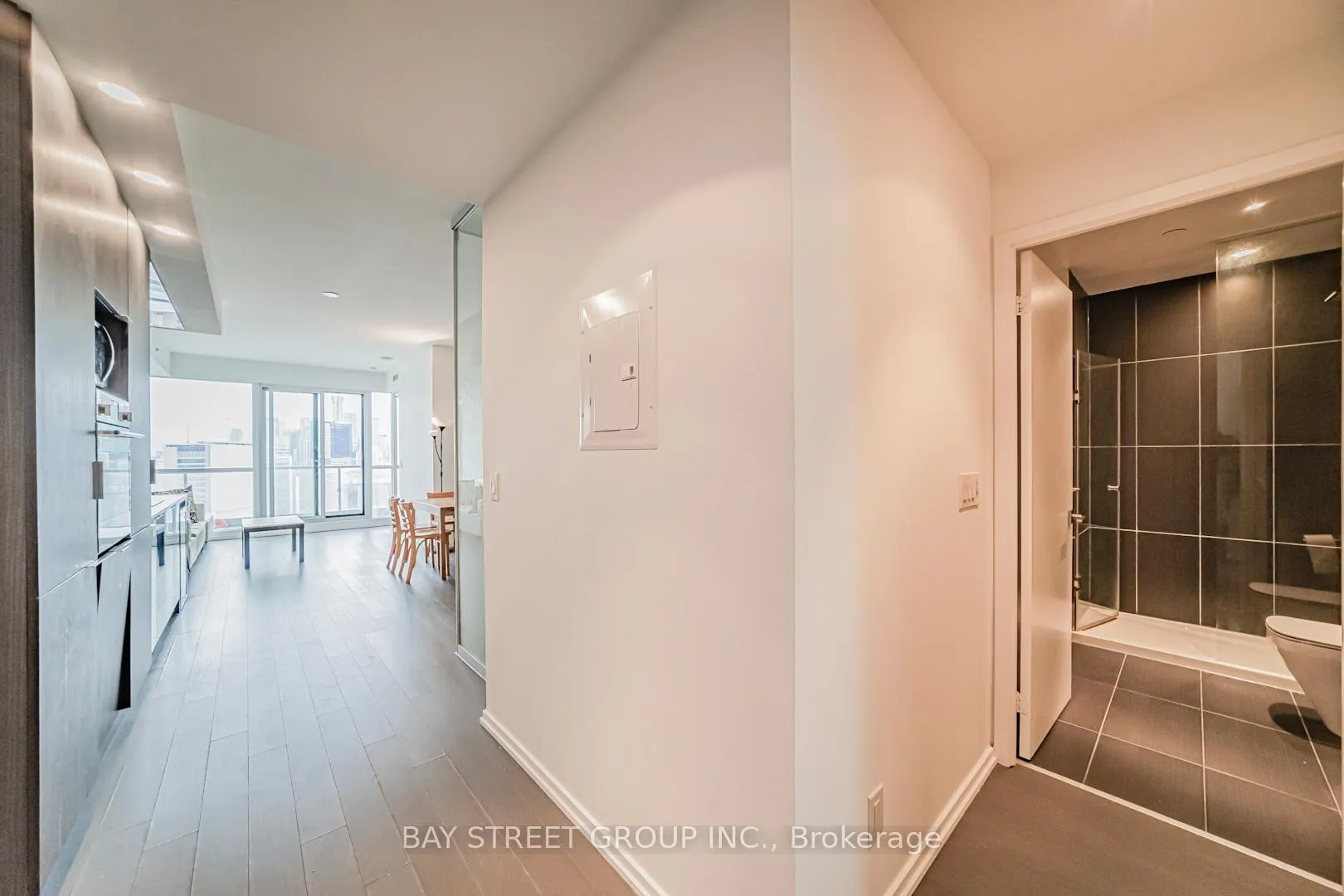 Photo 5 of Unit 3217, 70 Temperance Street, Toronto, Bay Street Corridor — HOMEH