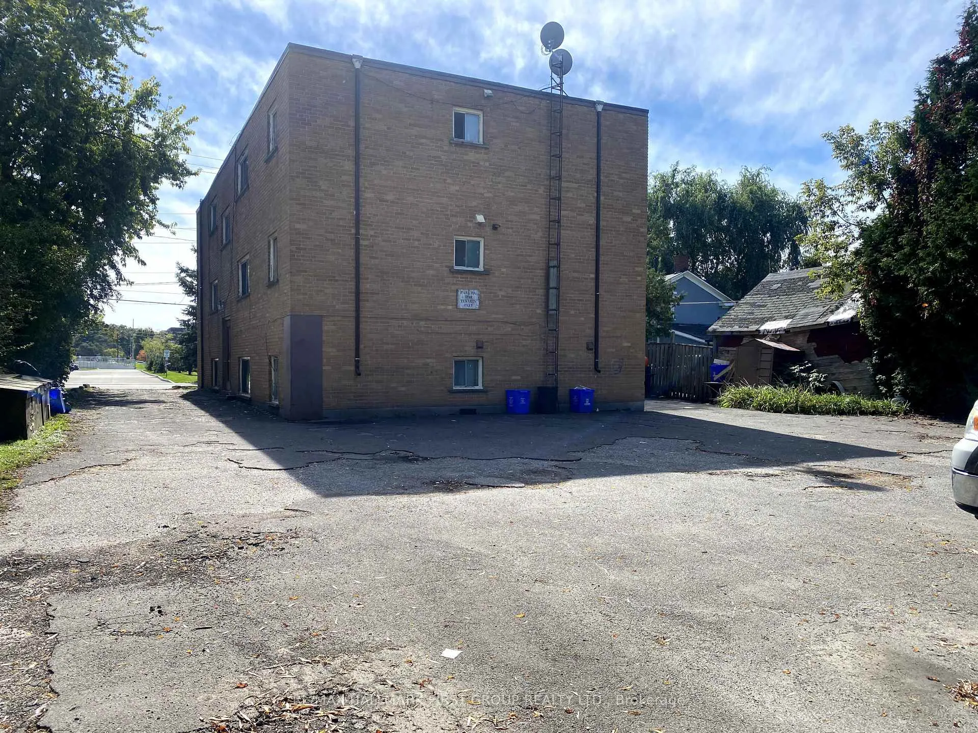 Photo 2 of 534 Dundas Street E, Whitby, Downtown Whitby — HOMEH