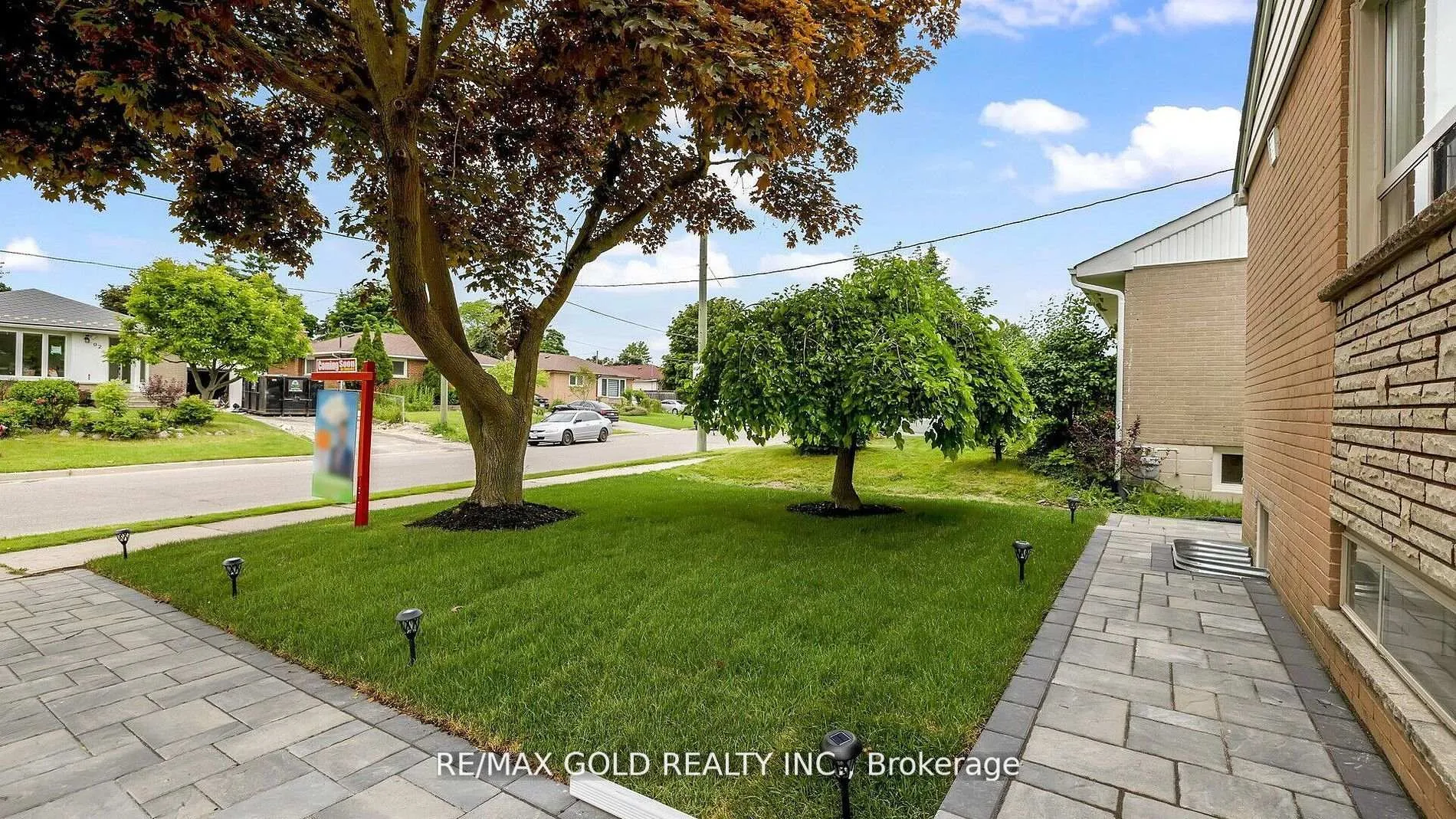 Photo 3 of 93 Cornwall Road, Brampton, Brampton East — HOMEH