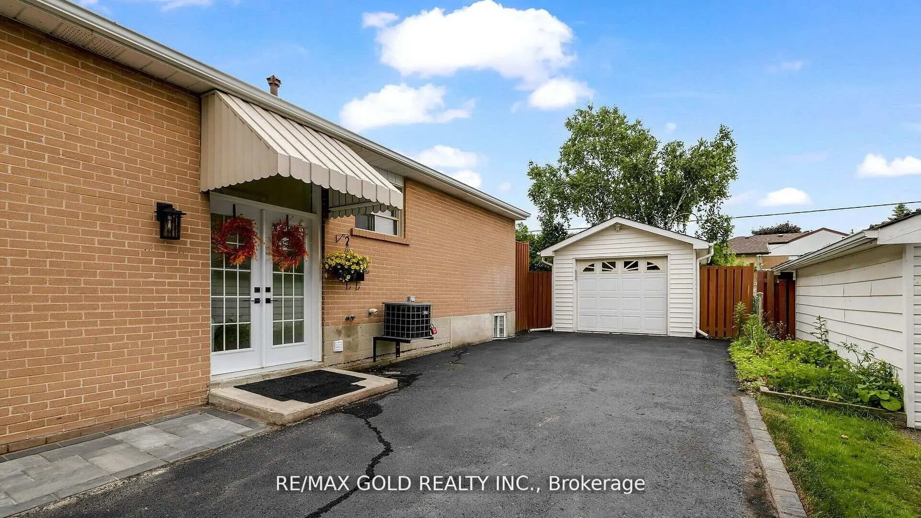 Photo 4 of 93 Cornwall Road, Brampton, Brampton East — HOMEH