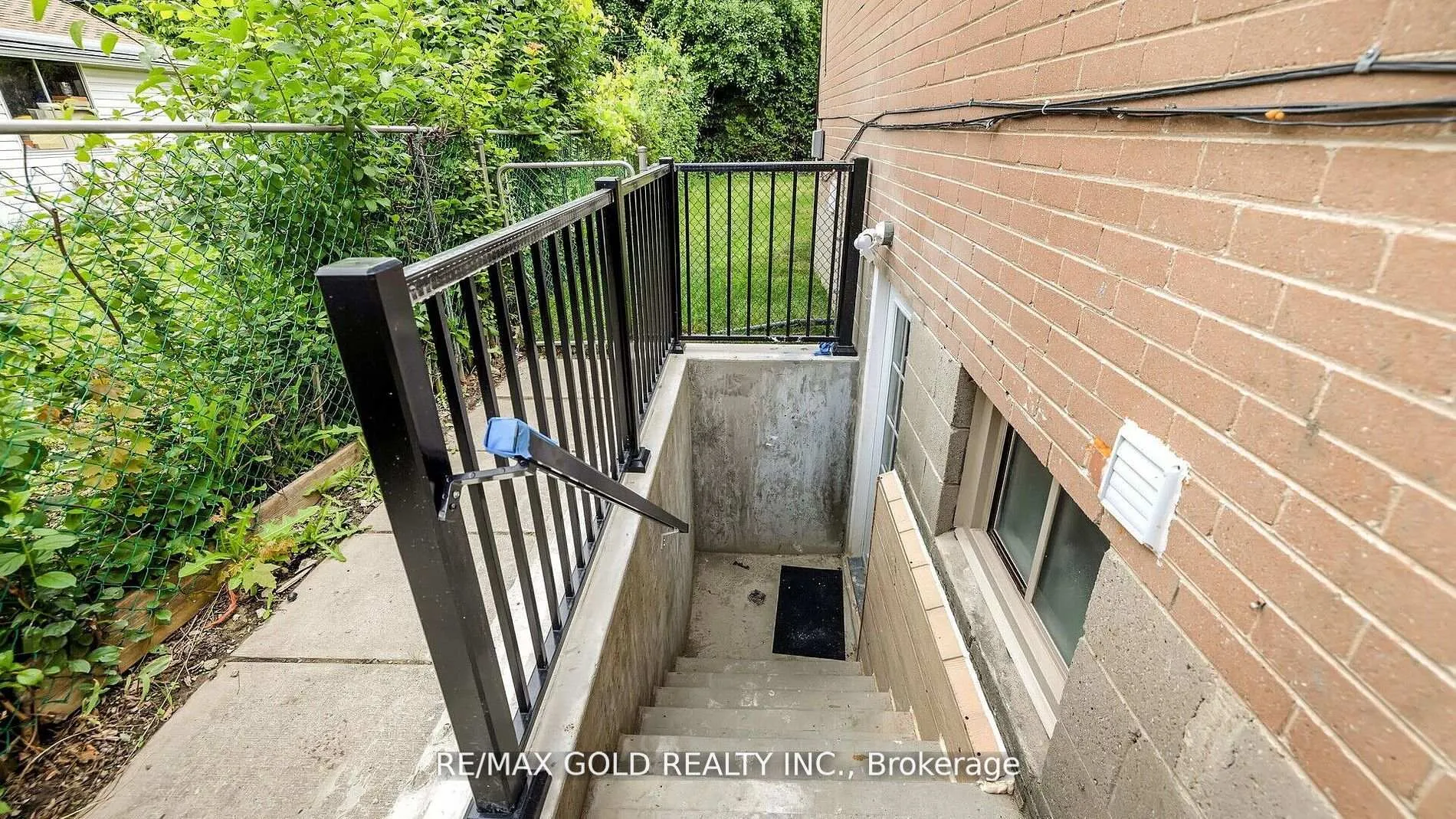 Photo 27 of 93 Cornwall Road, Brampton, Brampton East — HOMEH