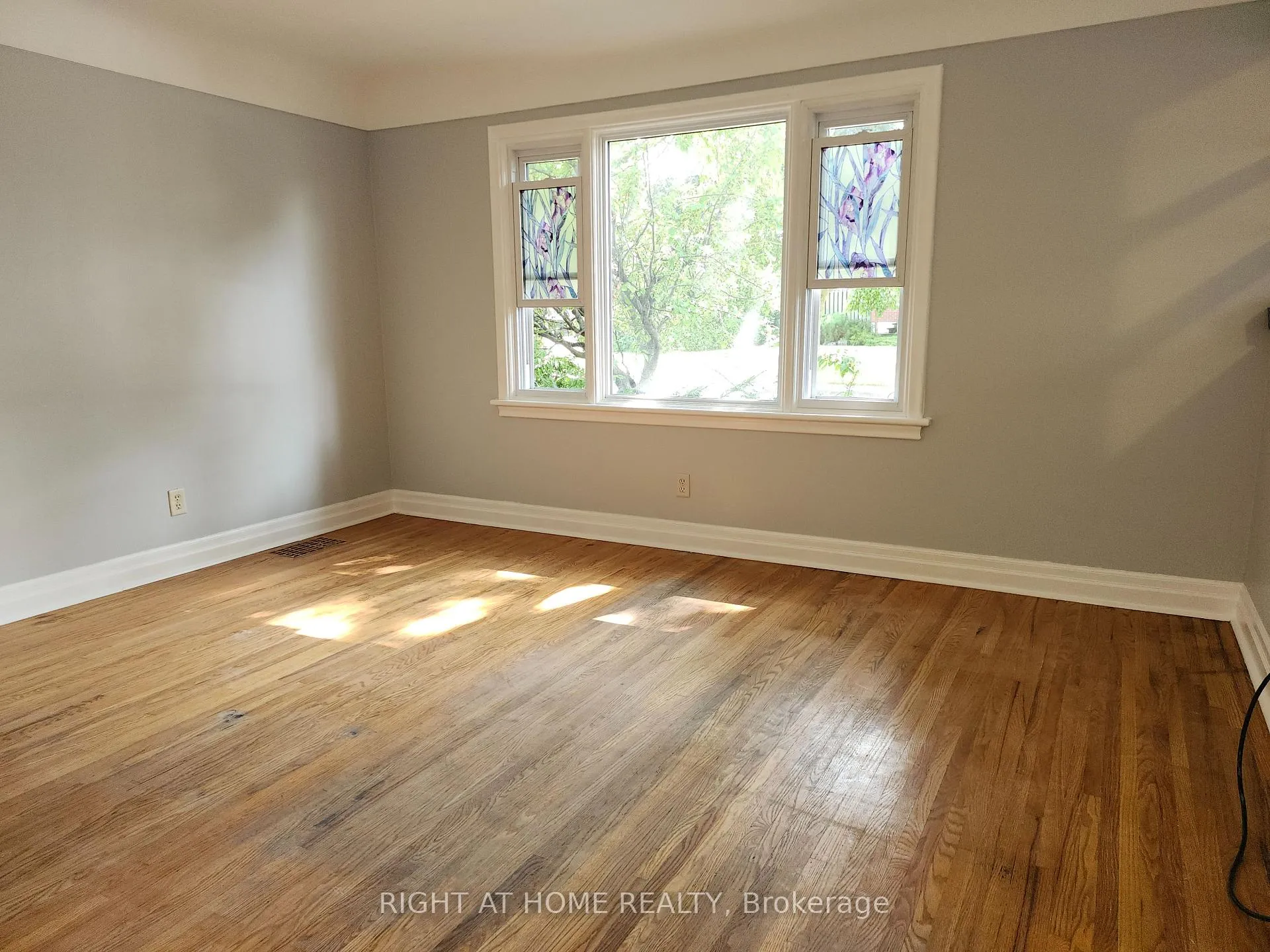 Photo 2 of 81 Maclennan Avenue, Hamilton, Burkholme — HOMEH