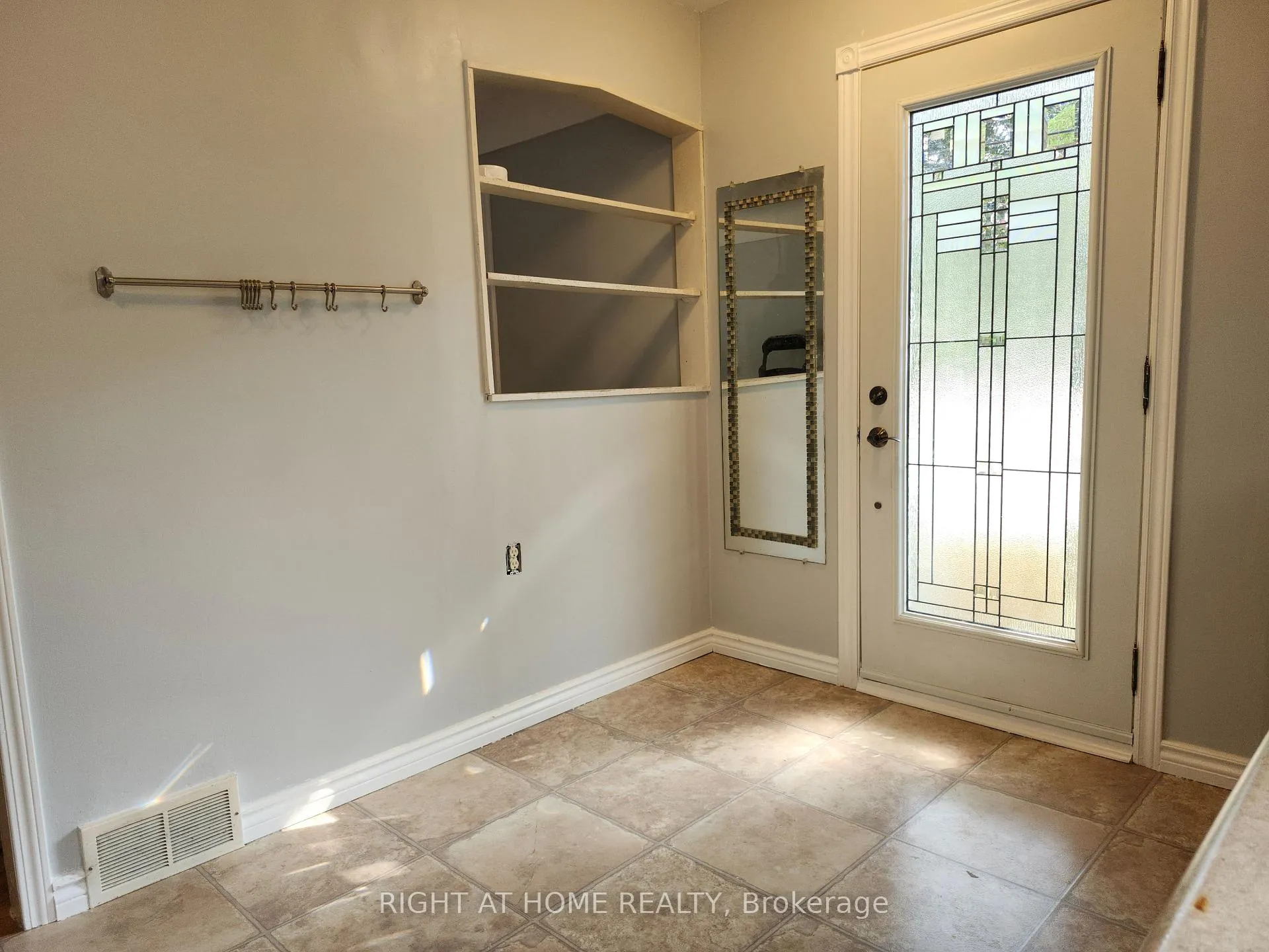 Photo 4 of 81 Maclennan Avenue, Hamilton, Burkholme — HOMEH