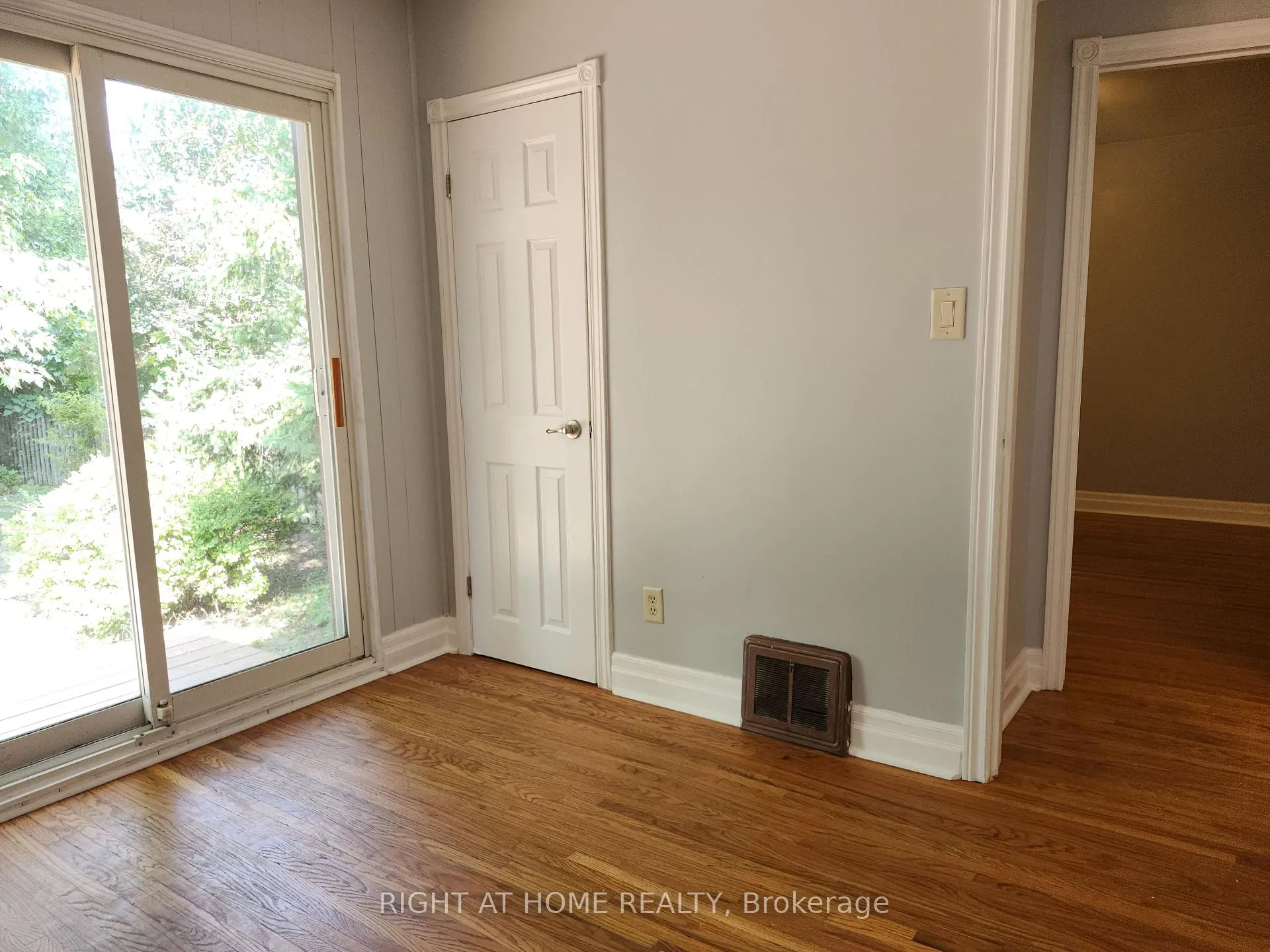 Photo 10 of 81 Maclennan Avenue, Hamilton, Burkholme — HOMEH