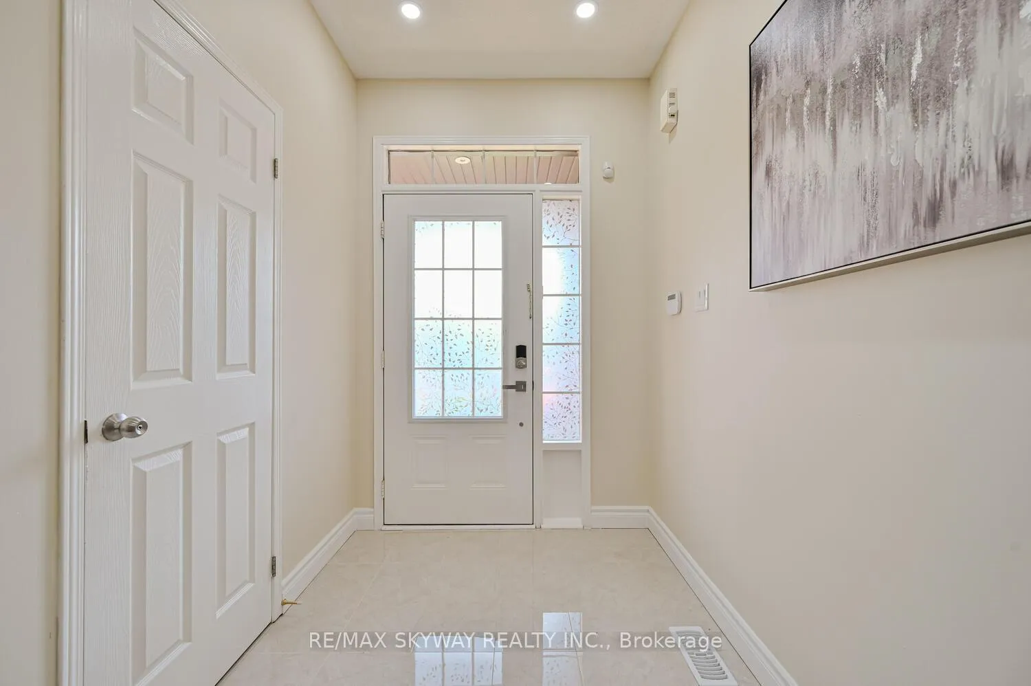 Photo 2 of 166 Sussexvale Drive, Brampton, Sandringham-Wellington — HOMEH