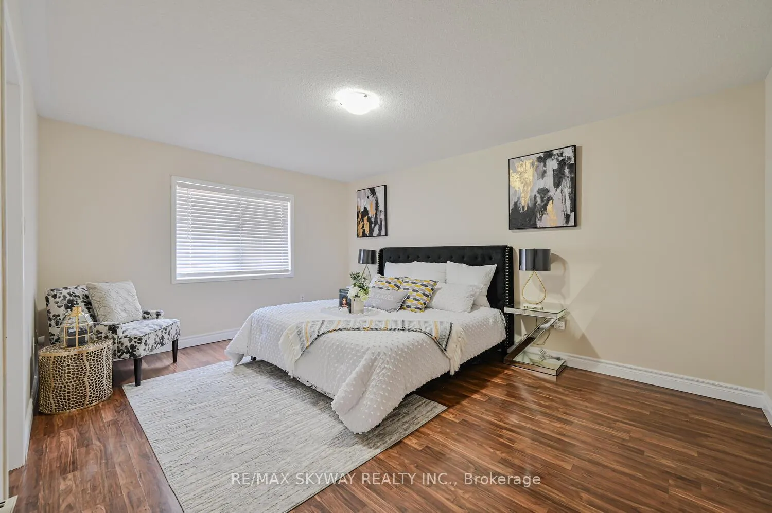 Photo 8 of 166 Sussexvale Drive, Brampton, Sandringham-Wellington — HOMEH