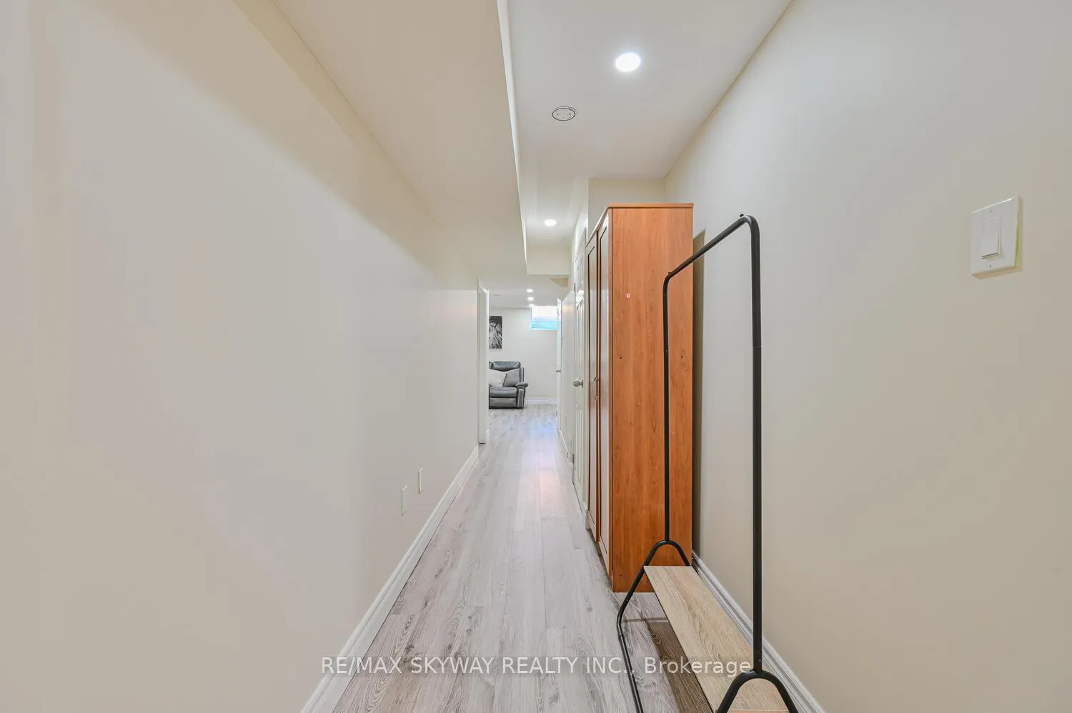 Photo 11 of 166 Sussexvale Drive, Brampton, Sandringham-Wellington — HOMEH