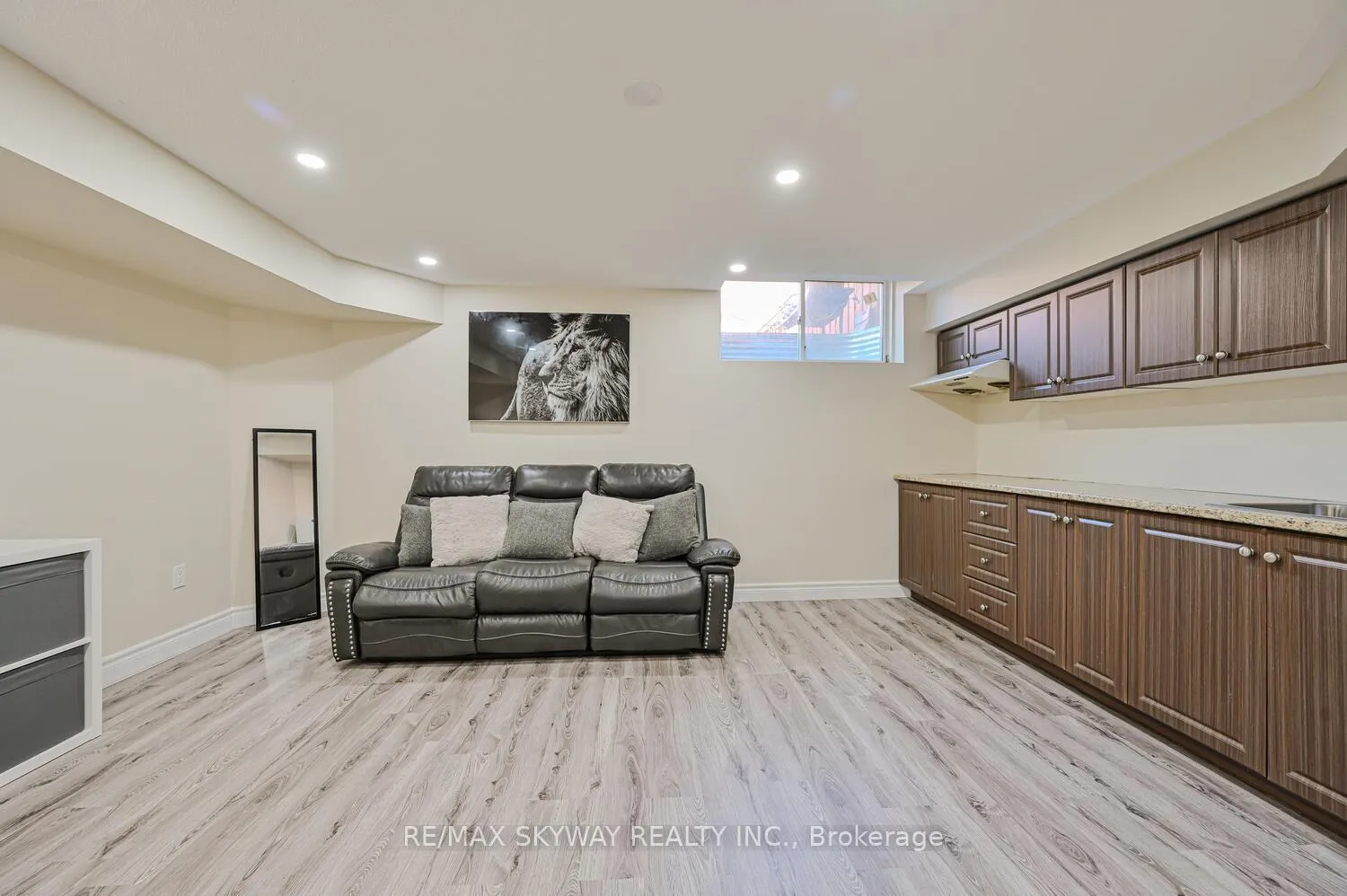 Photo 16 of 166 Sussexvale Drive, Brampton, Sandringham-Wellington — HOMEH