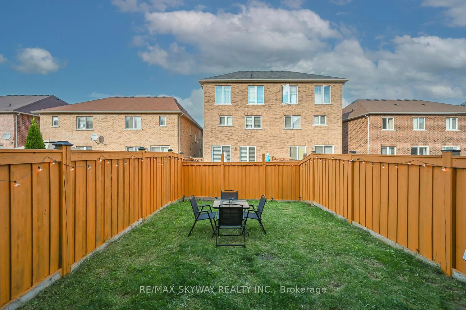 Photo 18 of 166 Sussexvale Drive, Brampton, Sandringham-Wellington — HOMEH