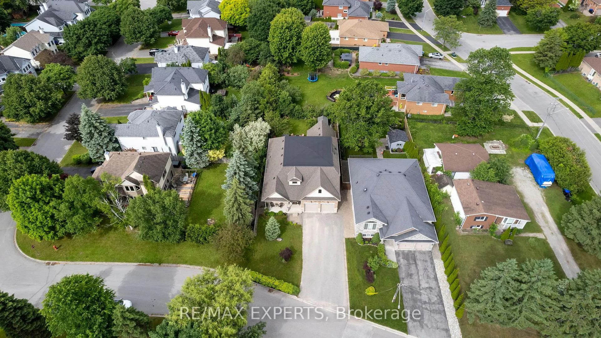 Photo 3 of 1948 St. Paul Road, Innisfil, Alcona — HOMEH