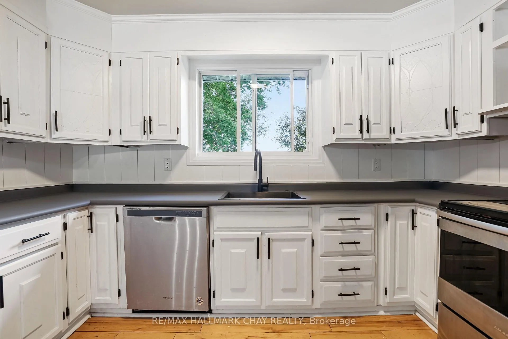 Photo 10 of 18 Centennial Avenue, Springwater, Elmvale — HOMEH