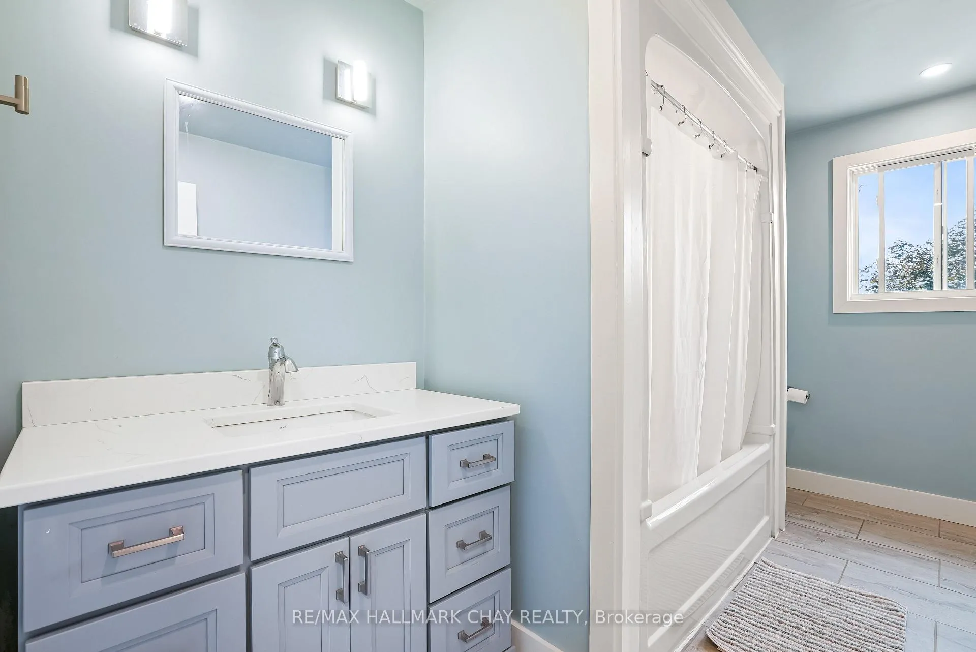 Photo 16 of 18 Centennial Avenue, Springwater, Elmvale — HOMEH