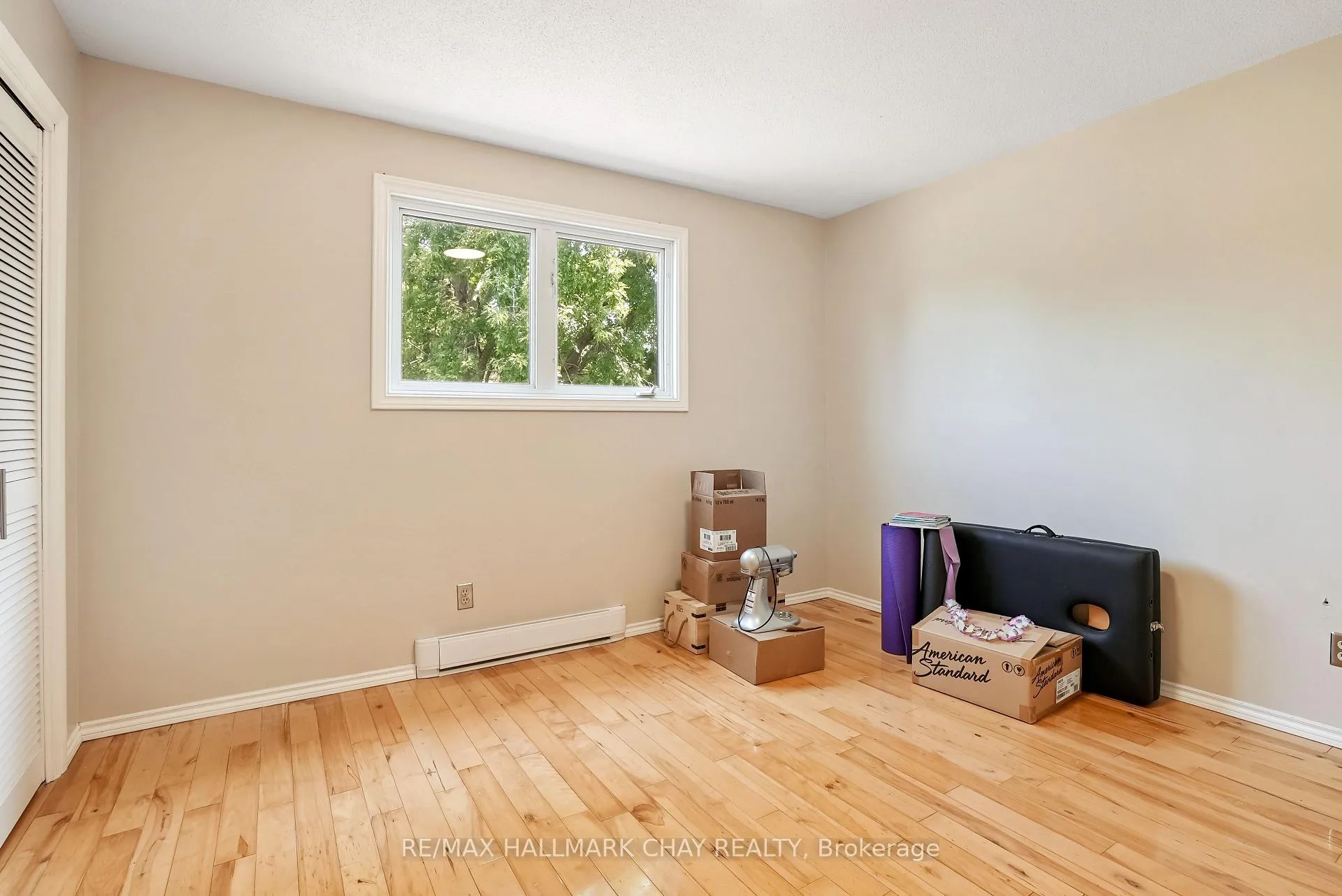 Photo 18 of 18 Centennial Avenue, Springwater, Elmvale — HOMEH