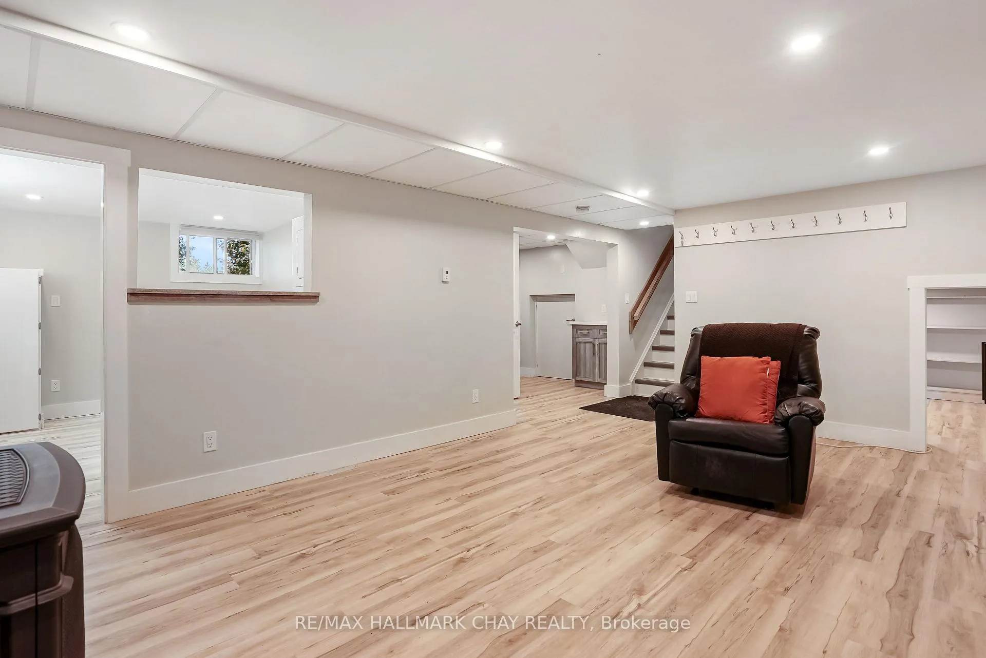 Photo 19 of 18 Centennial Avenue, Springwater, Elmvale — HOMEH