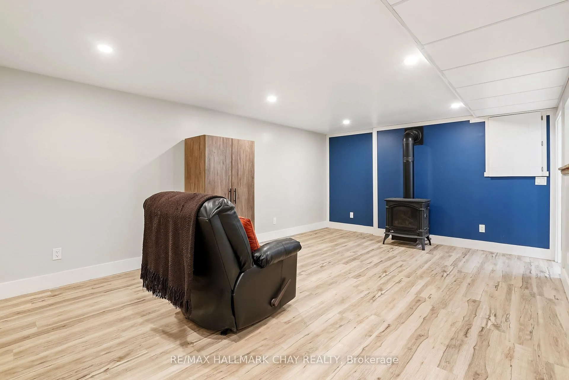 Photo 20 of 18 Centennial Avenue, Springwater, Elmvale — HOMEH