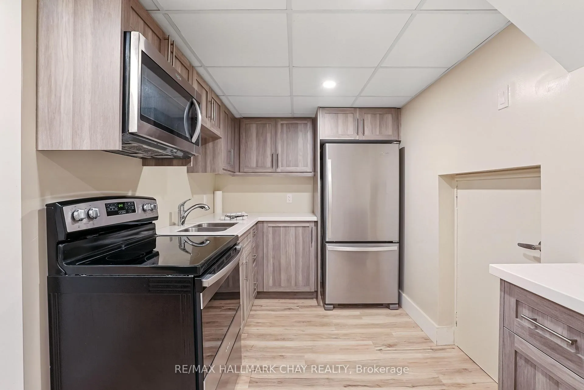 Photo 21 of 18 Centennial Avenue, Springwater, Elmvale — HOMEH