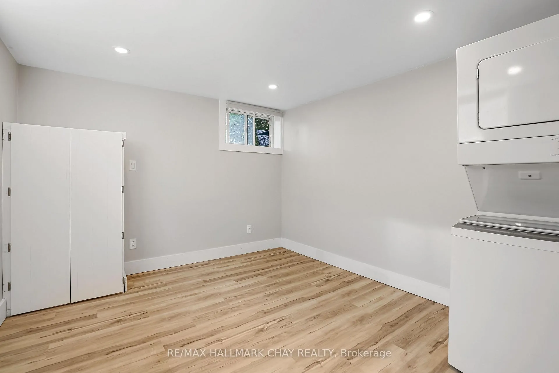 Photo 24 of 18 Centennial Avenue, Springwater, Elmvale — HOMEH