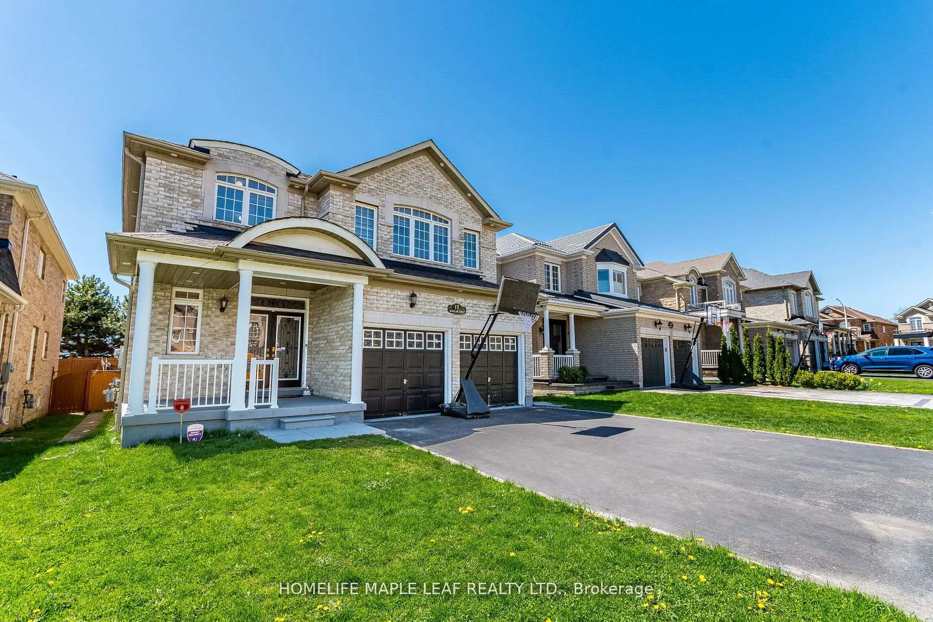 Photo 2 of 17 Matagami Street, Brampton, Bram West — HOMEH
