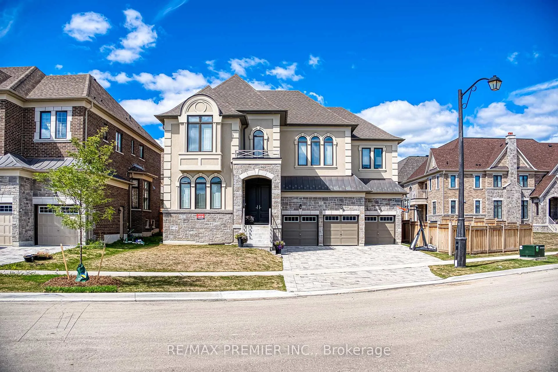 Front of 101 Appleyard Avenue