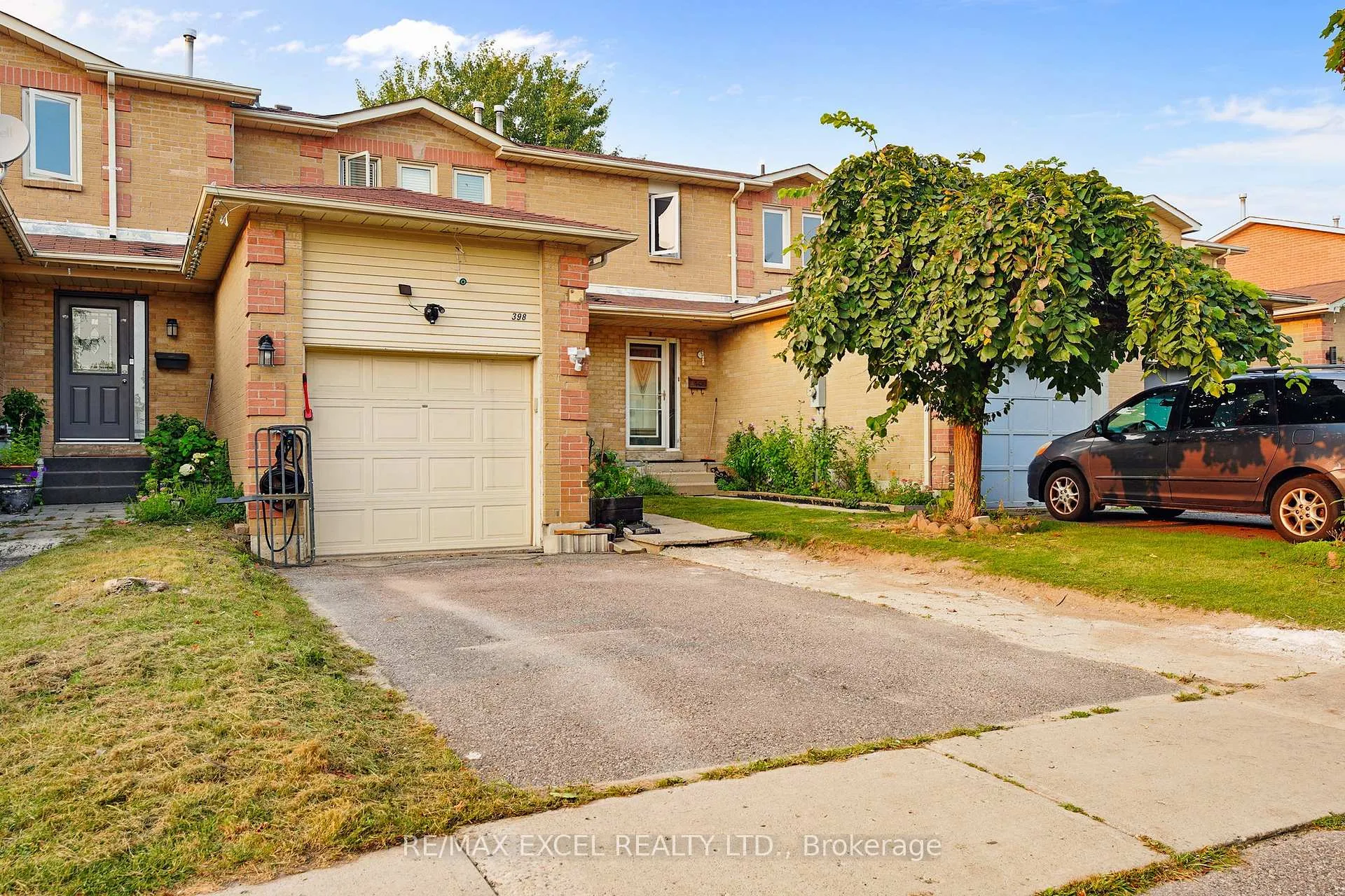 Photo 2 of 398 Bristol Crescent, Oshawa, Vanier — HOMEH