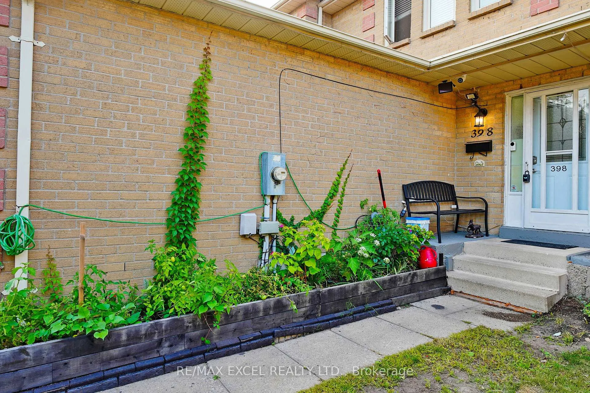 Photo 3 of 398 Bristol Crescent, Oshawa, Vanier — HOMEH
