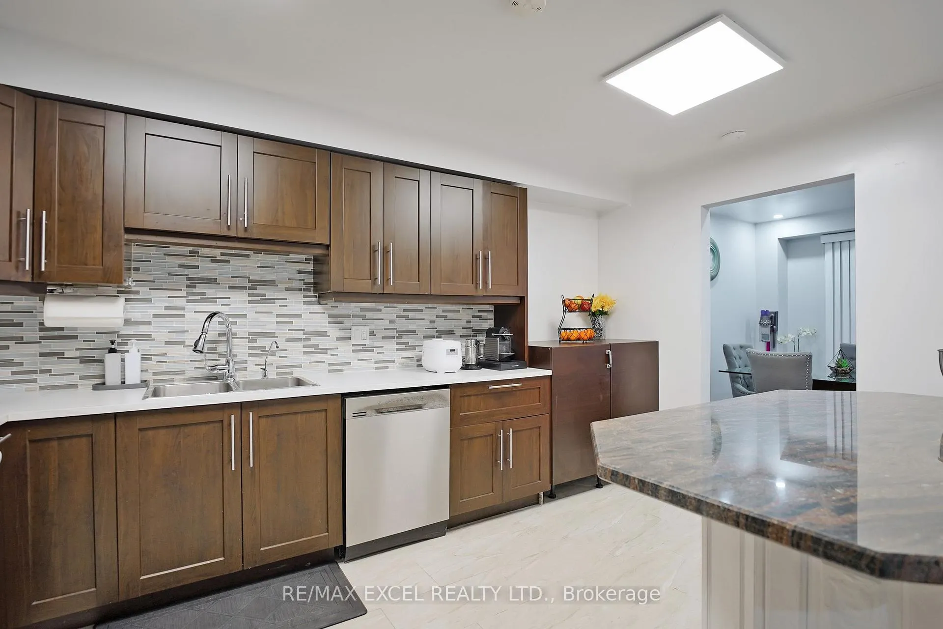 Photo 11 of 398 Bristol Crescent, Oshawa, Vanier — HOMEH