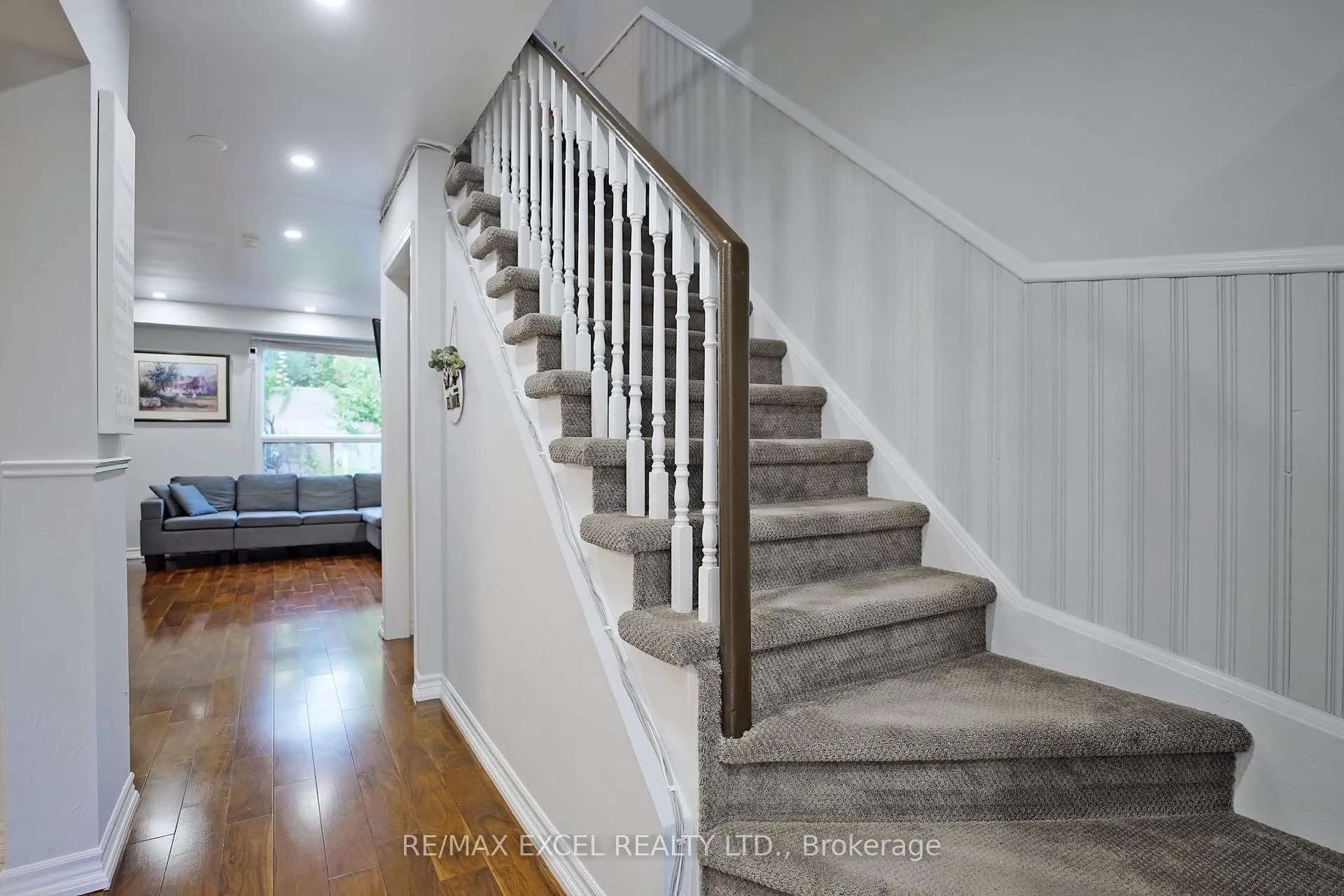 Photo 17 of 398 Bristol Crescent, Oshawa, Vanier — HOMEH