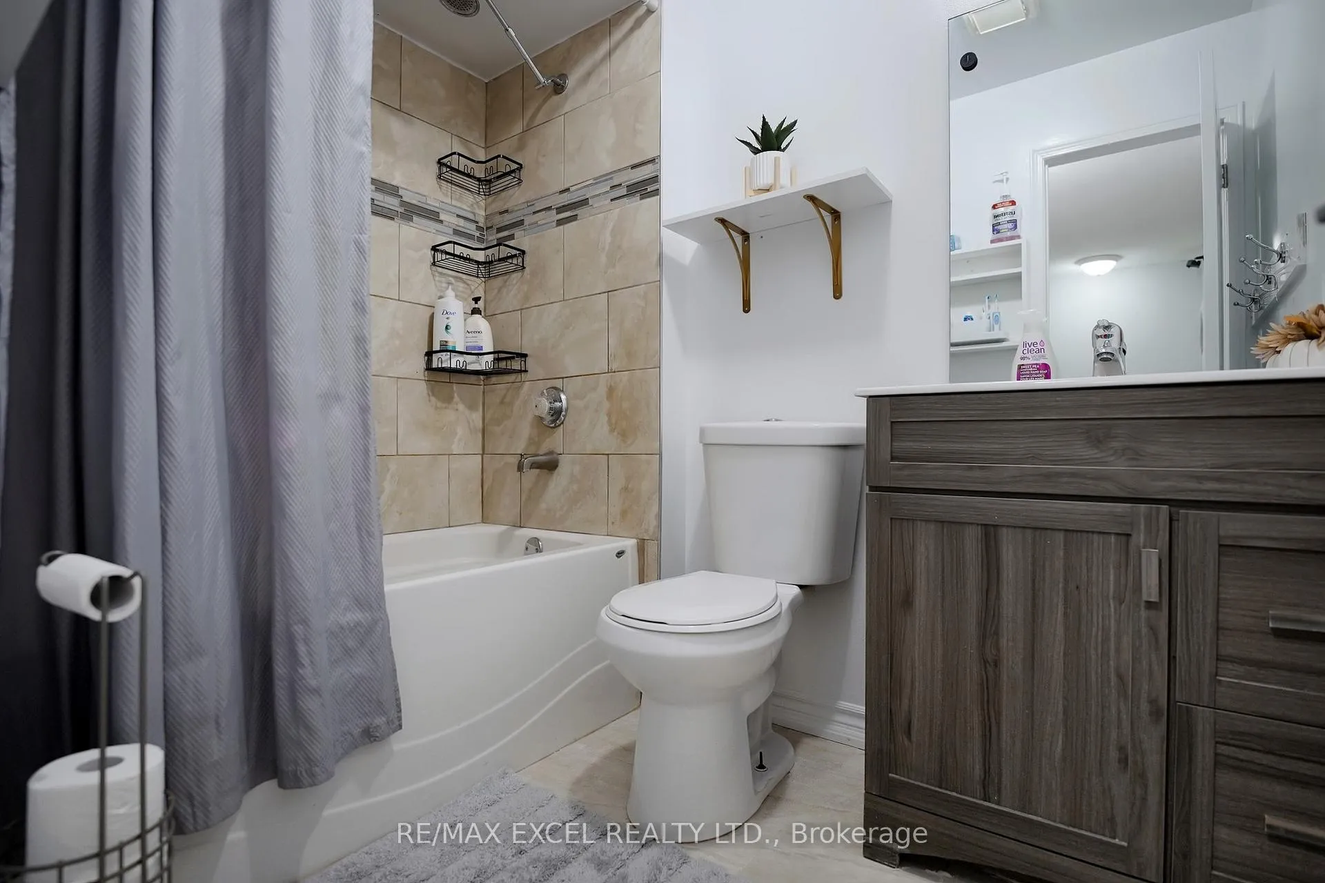 Photo 24 of 398 Bristol Crescent, Oshawa, Vanier — HOMEH