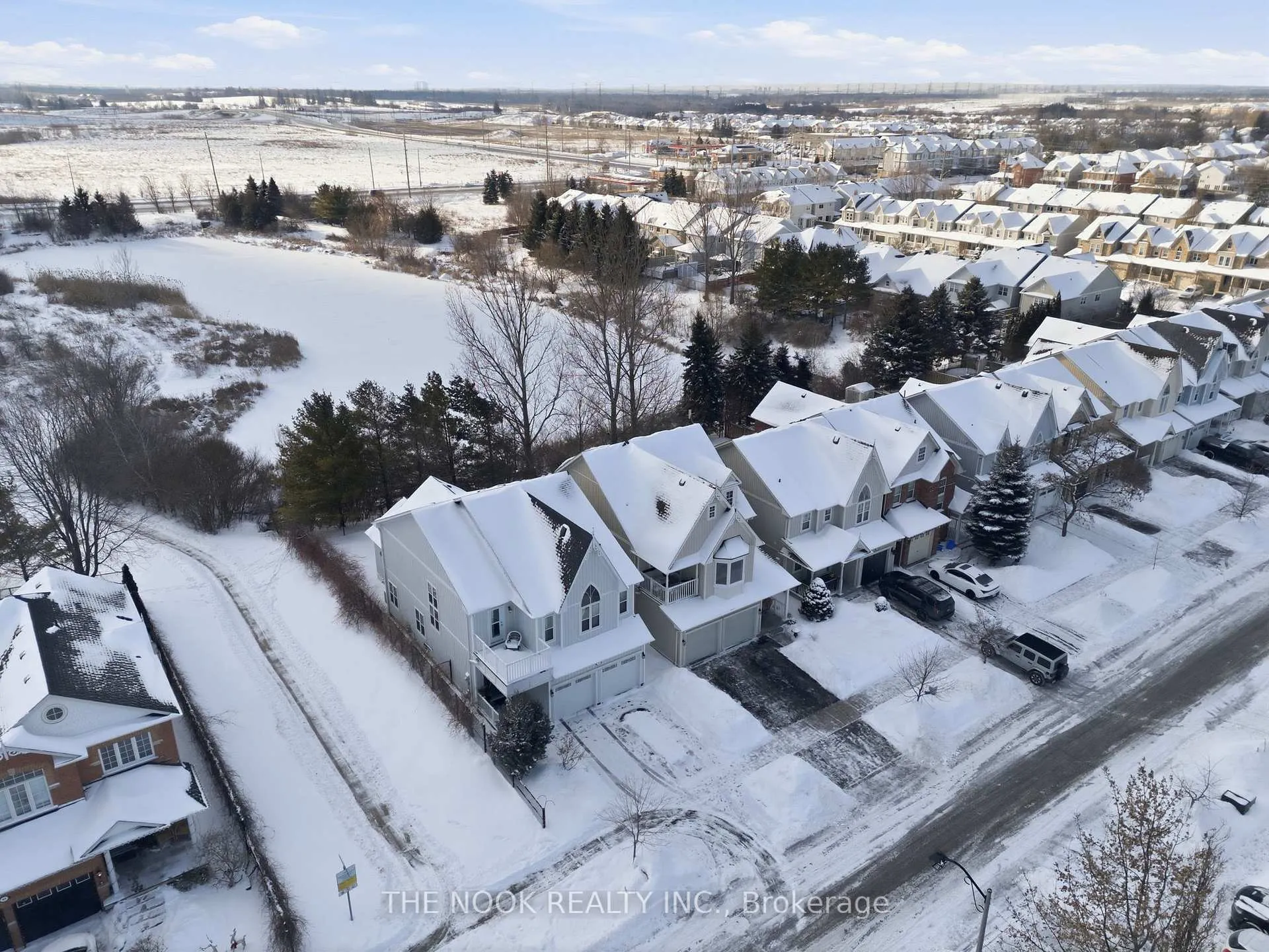 Photo 3 of 53 Kinross Avenue, Whitby, Brooklin — HOMEH