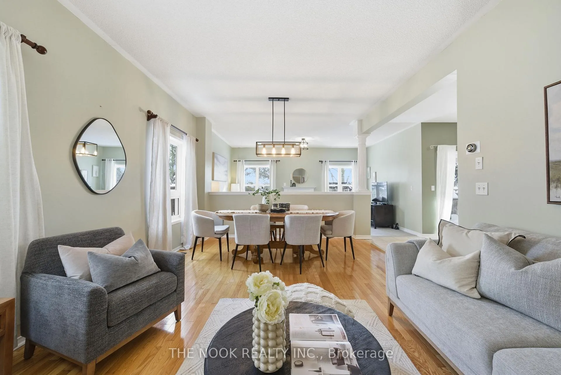 Photo 4 of 53 Kinross Avenue, Whitby, Brooklin — HOMEH
