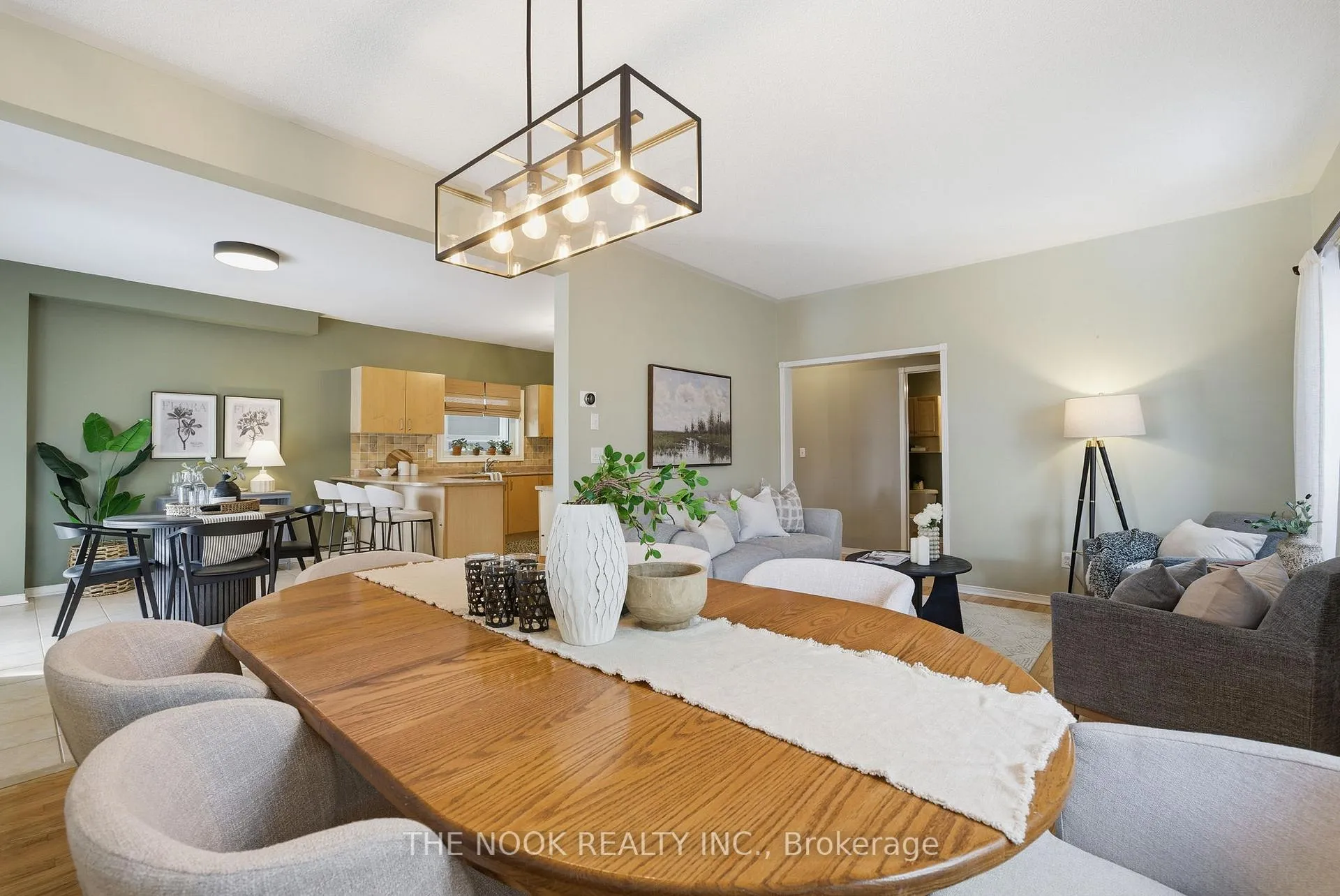 Photo 8 of 53 Kinross Avenue, Whitby, Brooklin — HOMEH