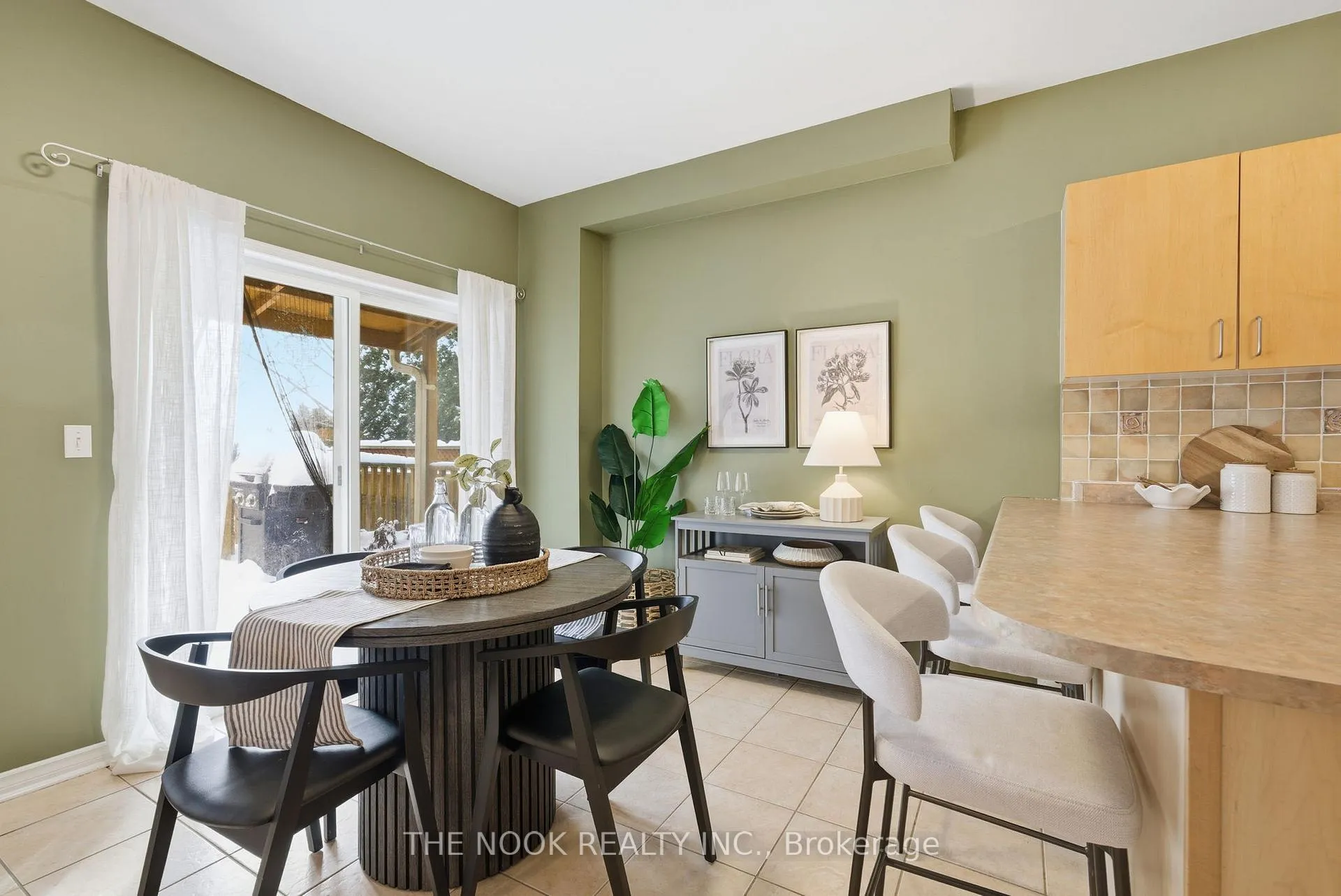 Photo 13 of 53 Kinross Avenue, Whitby, Brooklin — HOMEH