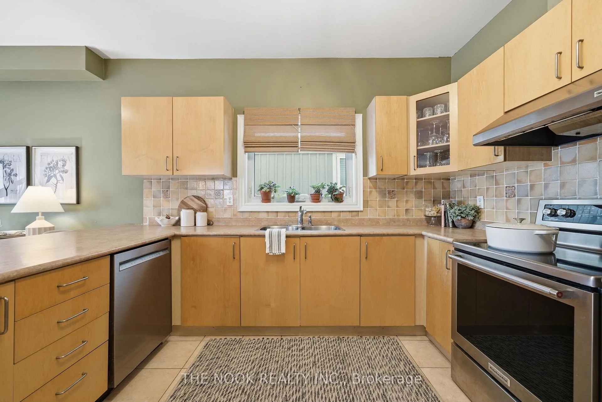 Photo 15 of 53 Kinross Avenue, Whitby, Brooklin — HOMEH