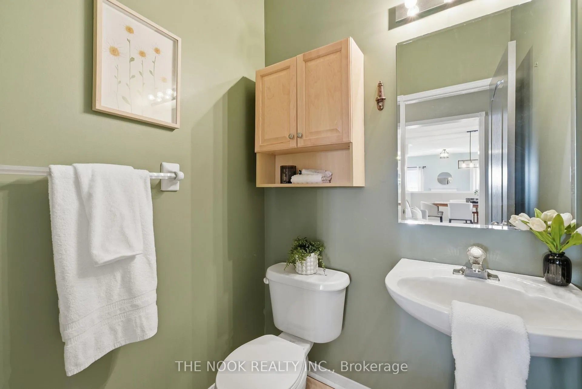 Photo 16 of 53 Kinross Avenue, Whitby, Brooklin — HOMEH