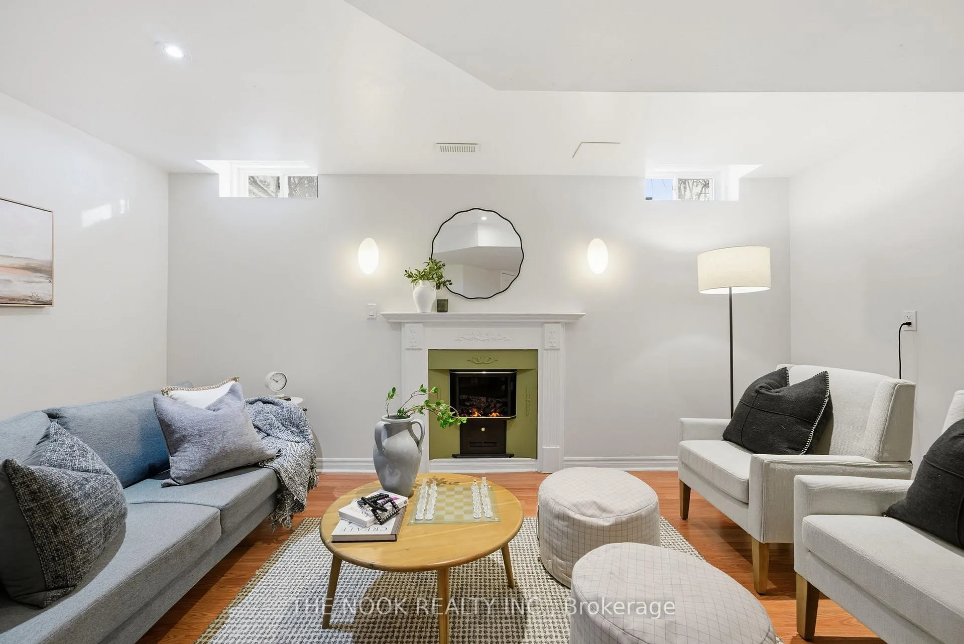 Photo 32 of 53 Kinross Avenue, Whitby, Brooklin — HOMEH